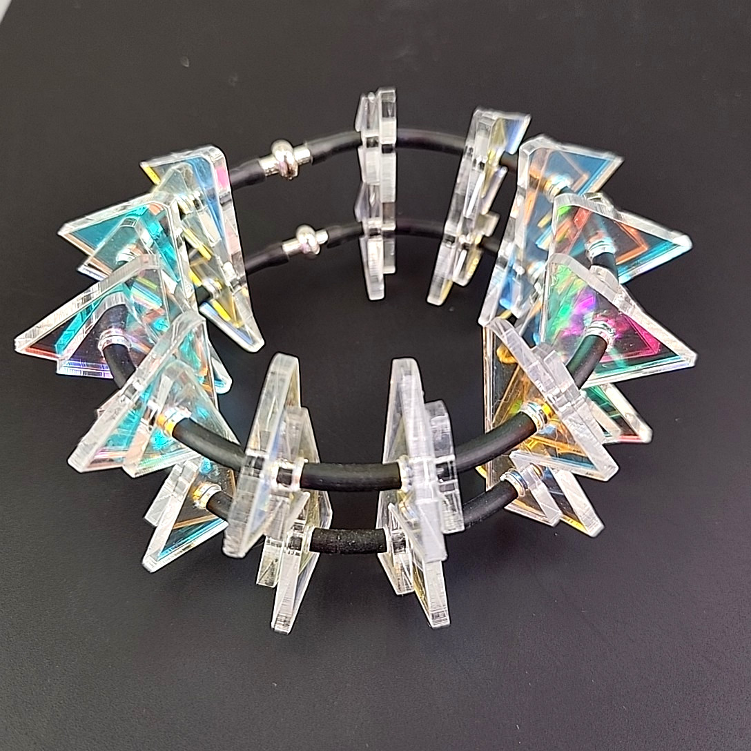 Vintage Lucite Bracelet Spikey Aurora Borealis 1980s 7.5\
