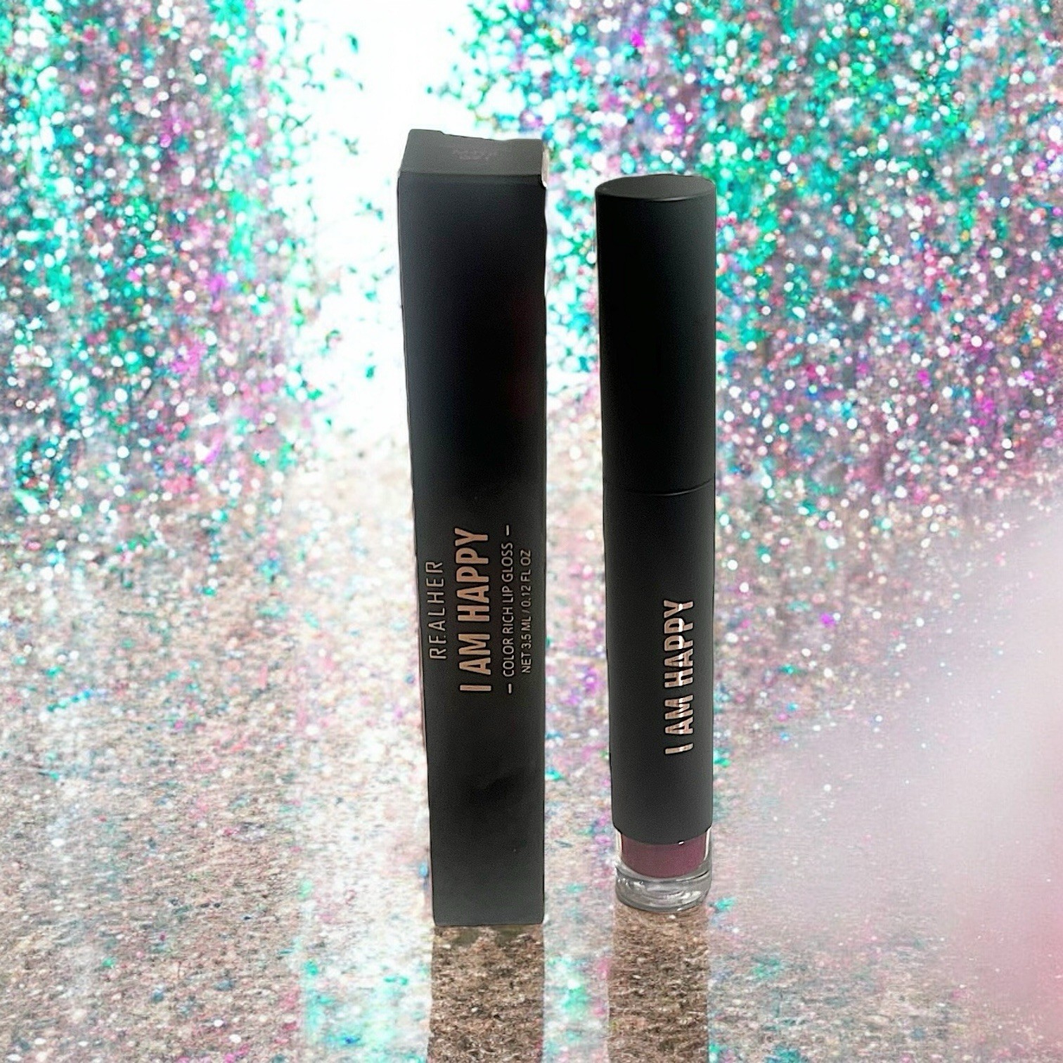 REALHER Lip Gloss in I Am Happy (Rich Cranberry) 3.5 ml 0.12 FL OZ NIB REALHER Lip Gloss in I Am Happy (Rich Cranberry) 3.5 ml 0.12 FL OZ NIB