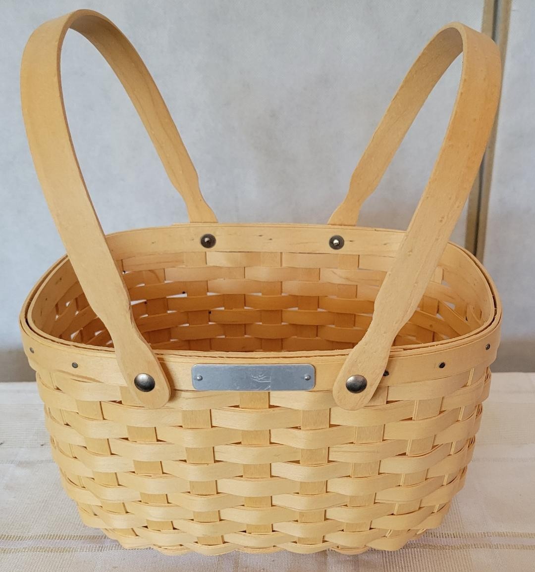 Longaberger Collectors Hand Weaved Basket with 2 Handles  2005