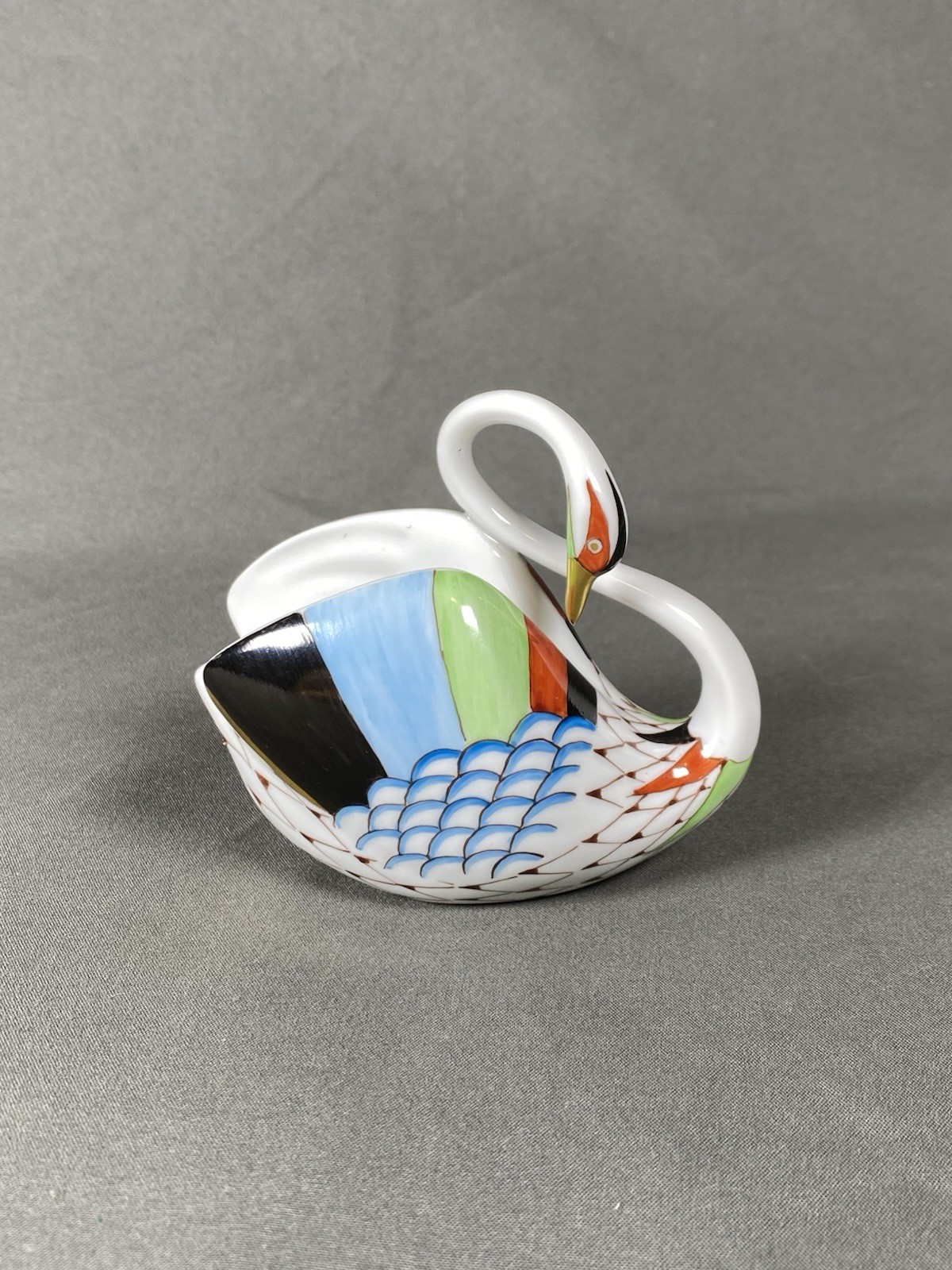Vintage Hollohaza Hungary Porcelain Swan Bird Figurine Fishnet Vintage Hollohaza Hungary Porcelain Swan Bird Figurine Fishnet