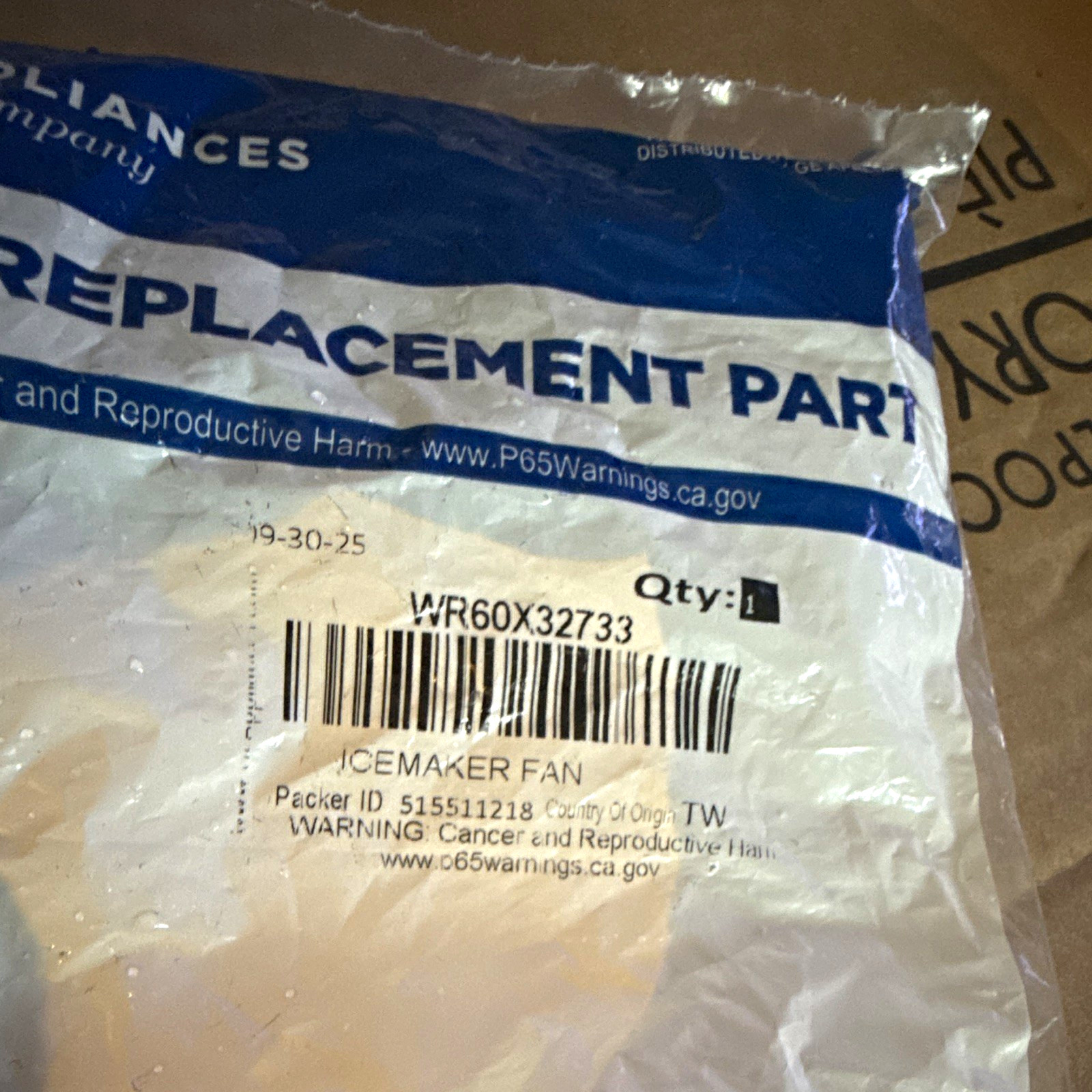 GE WR60X32733 Icemaker Fan Replacement Part Includes Fan GE WR60X32733 Icemaker Fan Replacement Part Includes Fan