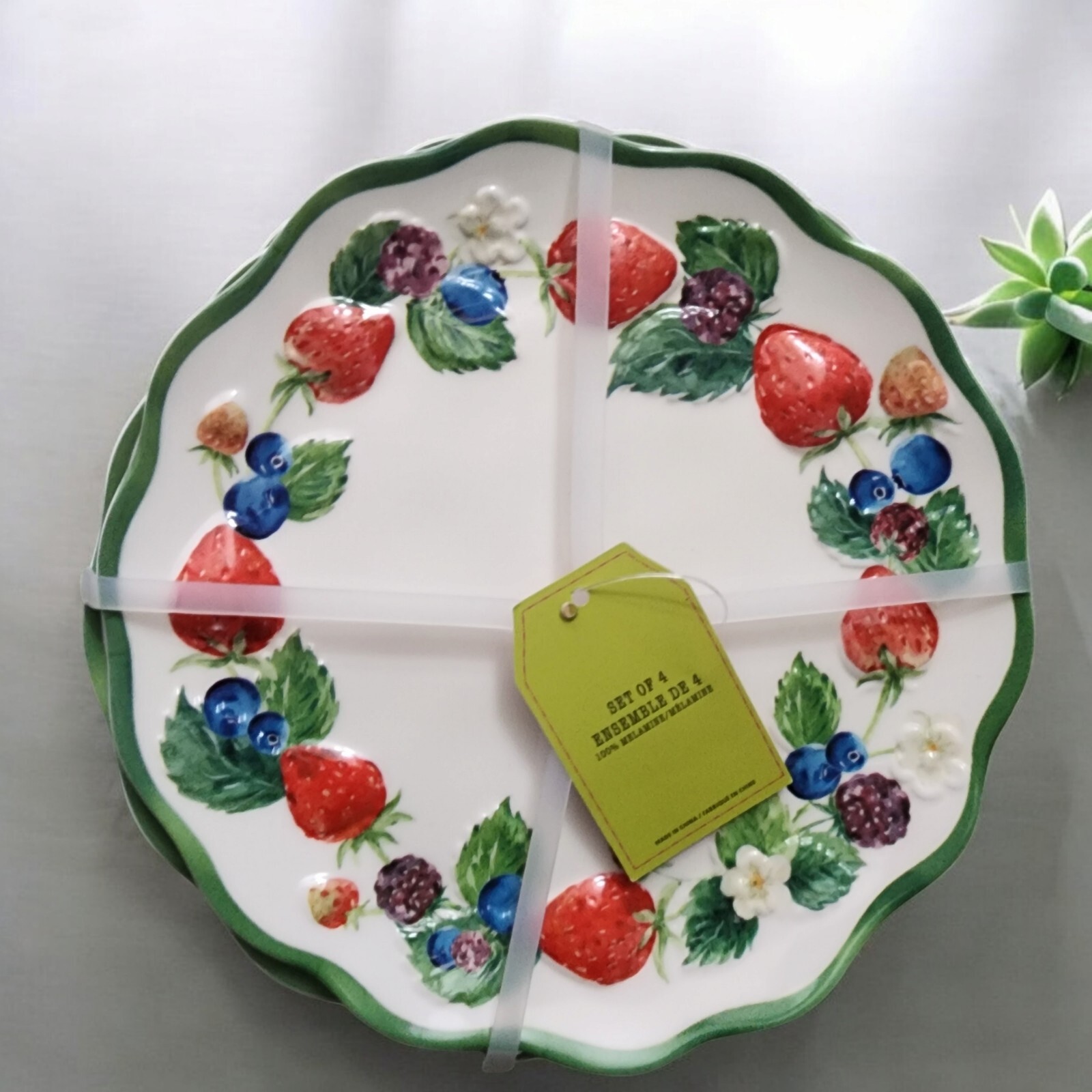4 Primrose Vintage Strawberry Blueberry Mixed Berries Plates Melamine  6.75\