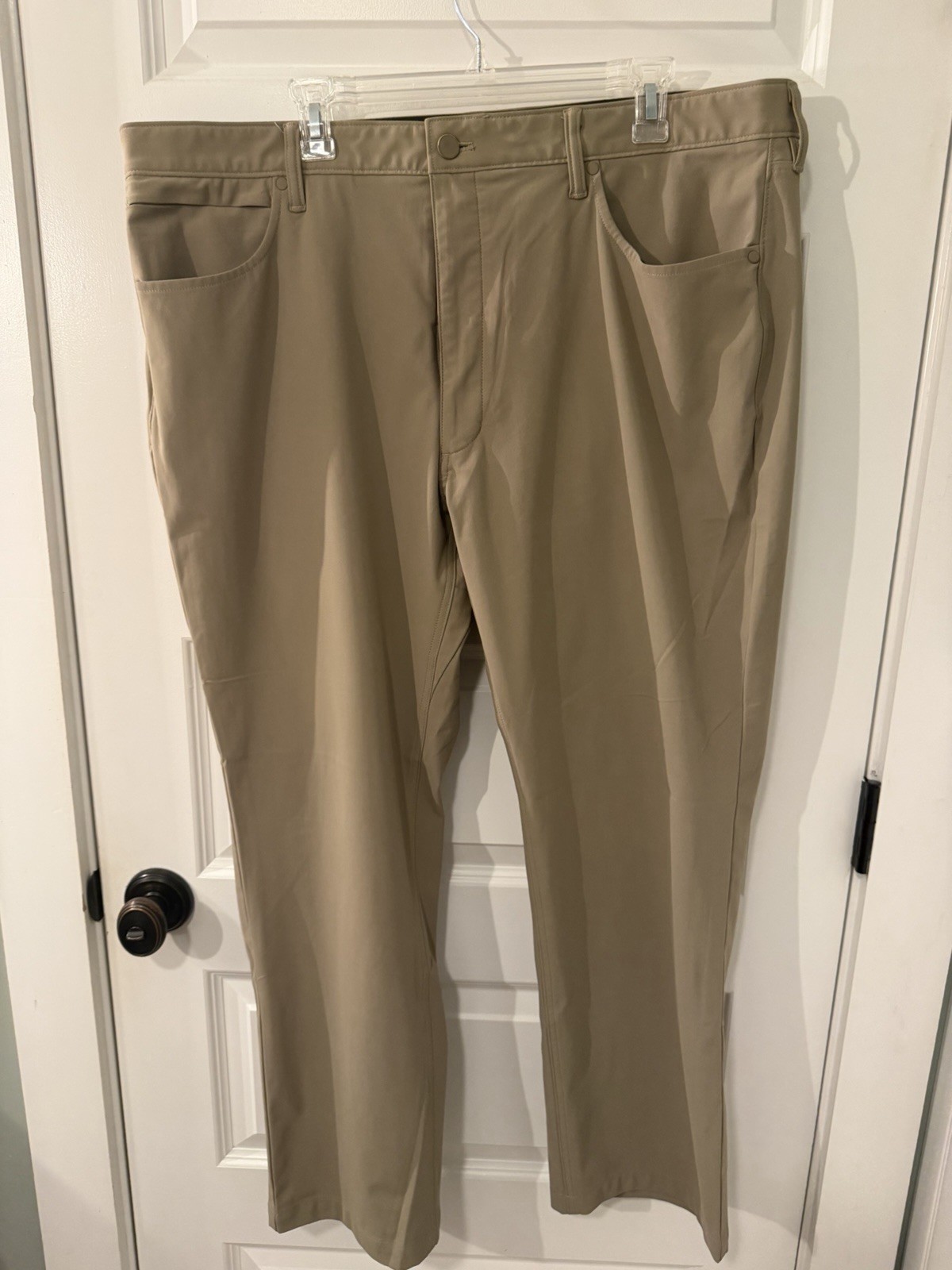 Dockers Men\'s Go Airweave 5 Pocket Straight Fit Pants Khaki Size 42x30