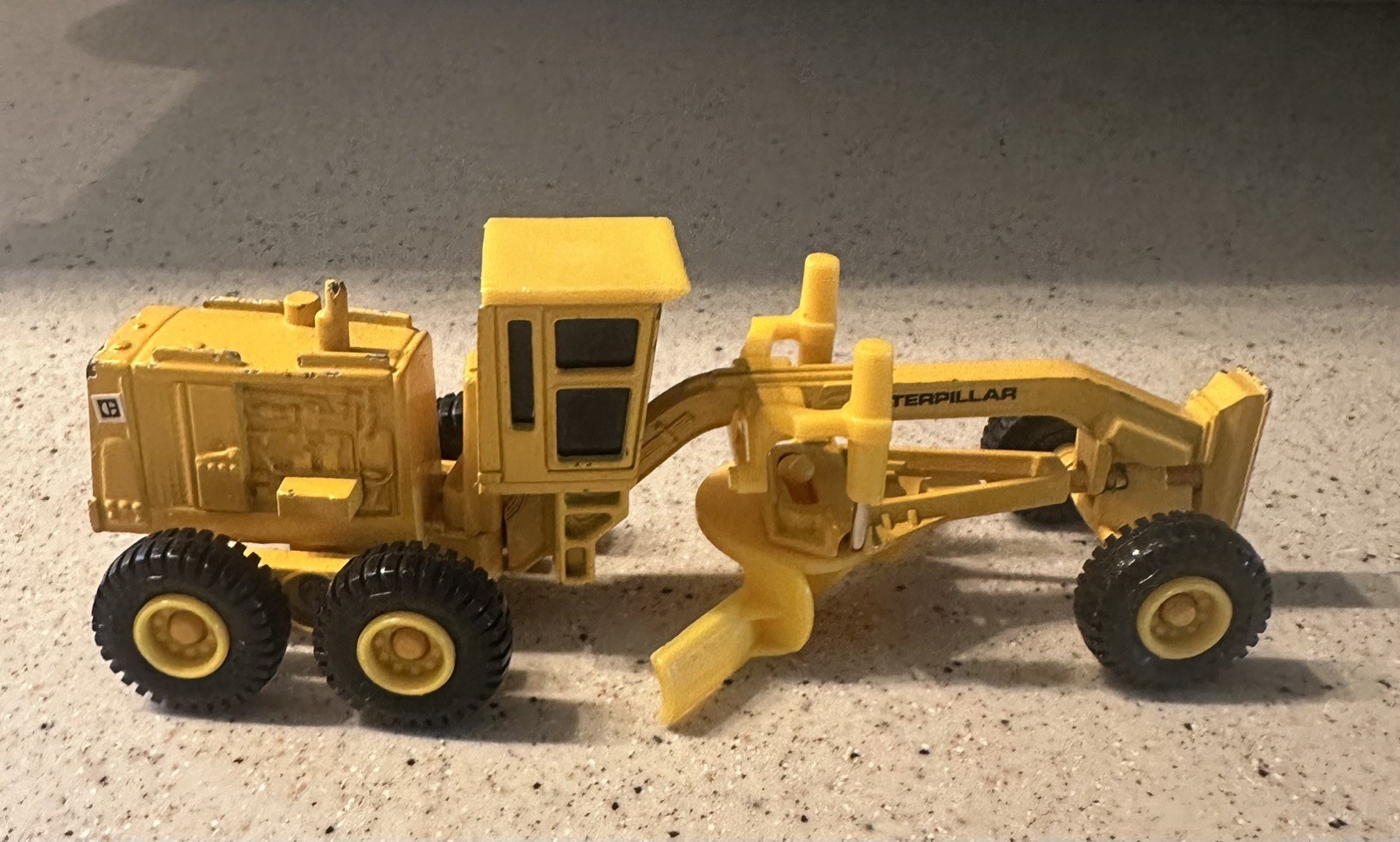 Vintage 1995 ERTL Caterpillar 12G Motor Grader 1:64 Diecast Metal