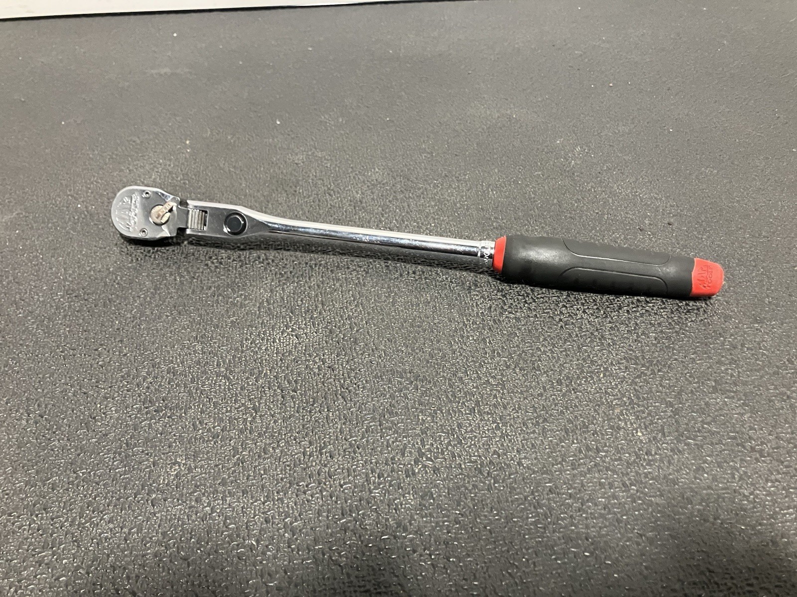 Mac Tools 3/8 Drive Locking Flex Head Ratchet Comfort Grip  XR1390LFPA