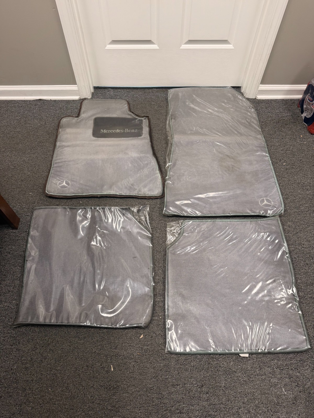 1996-1999 Mercedes-Benz W210 Velour green/ gray floor mats New Old Stock