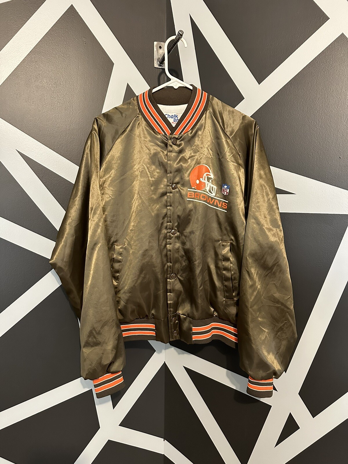 Vtg 90’s Cleveland Browns Satin Bomber Varsity Jacket Adult Sz-L Chalk Line USA Vtg 90’s Cleveland Browns Satin Bomber Varsity Jacket Adult Sz-L Chalk Line USA