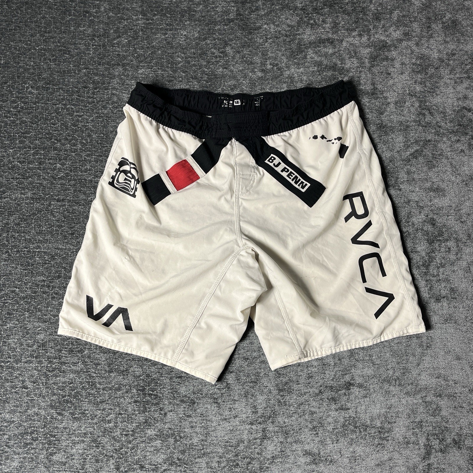 Rare RVCA X BJPENN MMA Shorts Size Large Black Belt