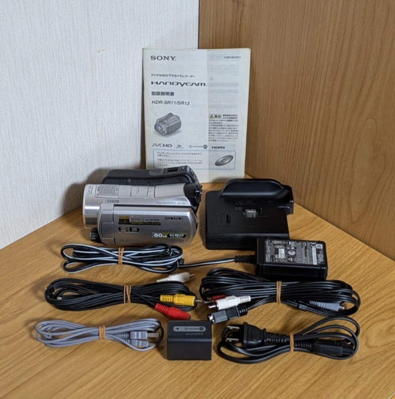 SONY HDR-SR11 Handycam Camcorder NightShot 10.2MP Full HD 60GB Japanese only Ex+