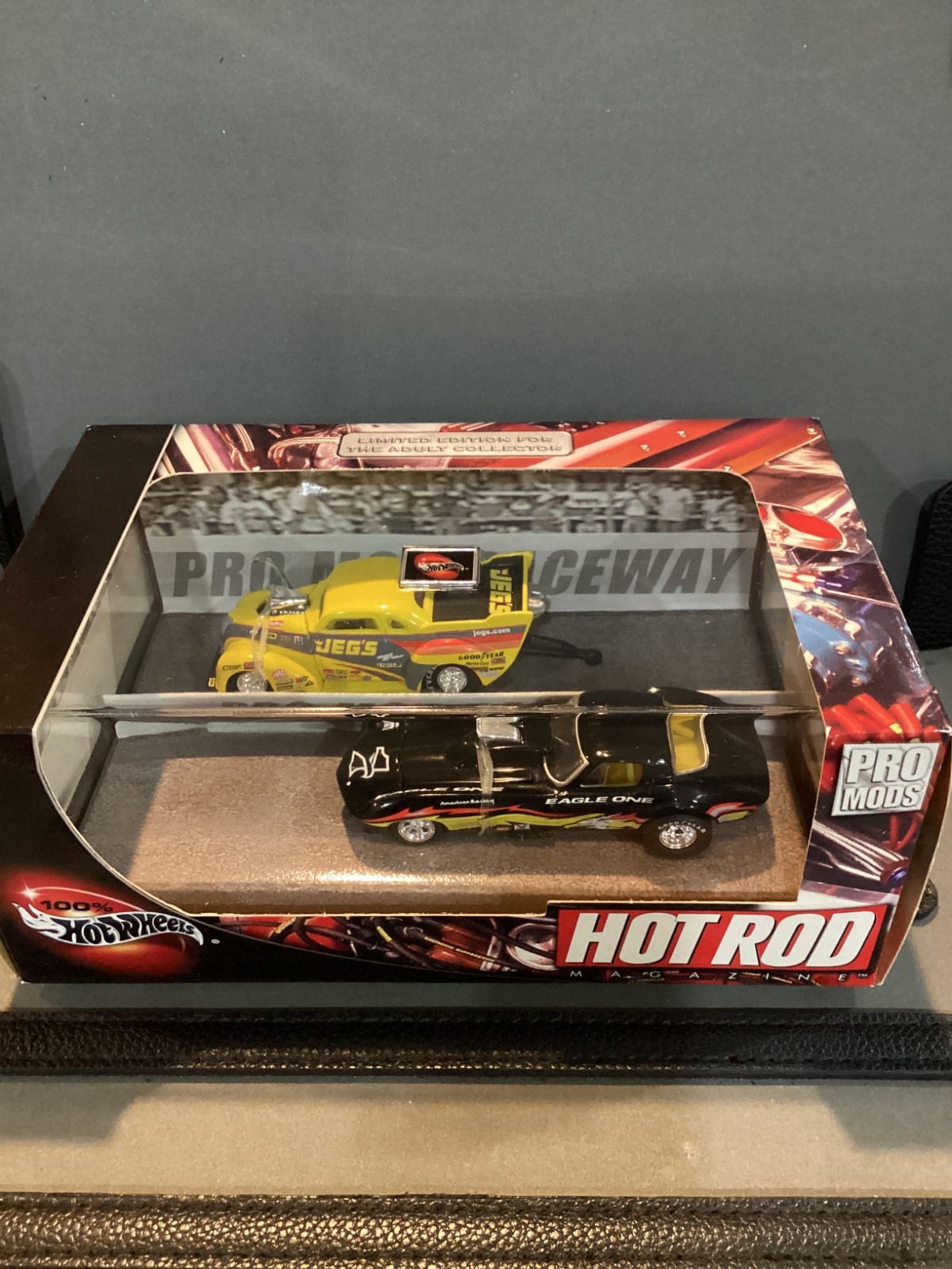 2002 Hot Wheels 100% Hot Rod Magazine Pro Mods \'37 Chevy & \'67 Corvette 2002 Hot Wheels 100% Hot Rod Magazine Pro Mods \'37 Chevy & \'67 Corvette