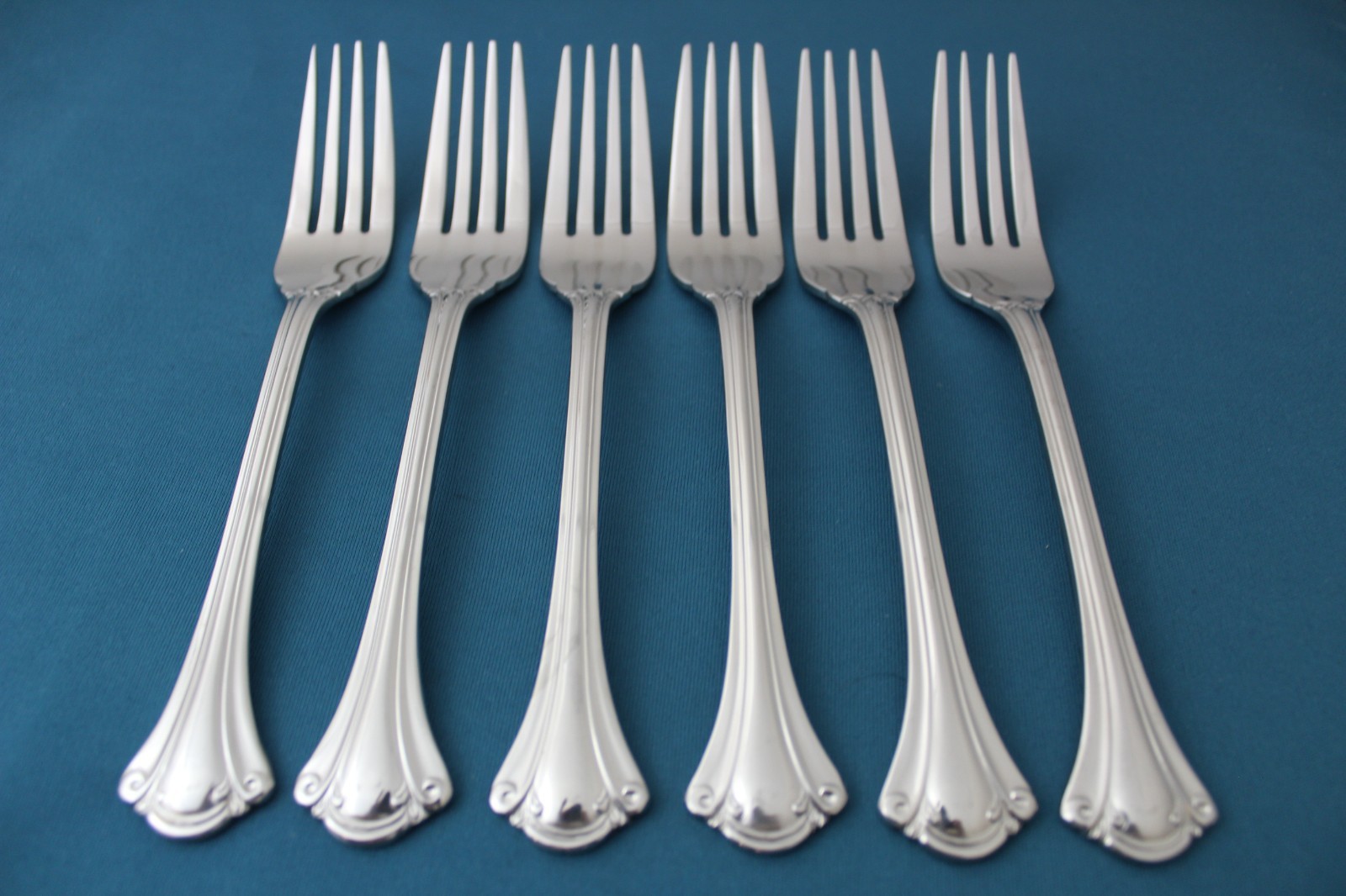 Wallace RESPLENDENCE Dinner Forks (Set of 6) 18/10 Indonesia LIGHT USE 8 1/8\ Wallace RESPLENDENCE Dinner Forks (Set of 6) 18/10 Indonesia LIGHT USE 8 1/8\