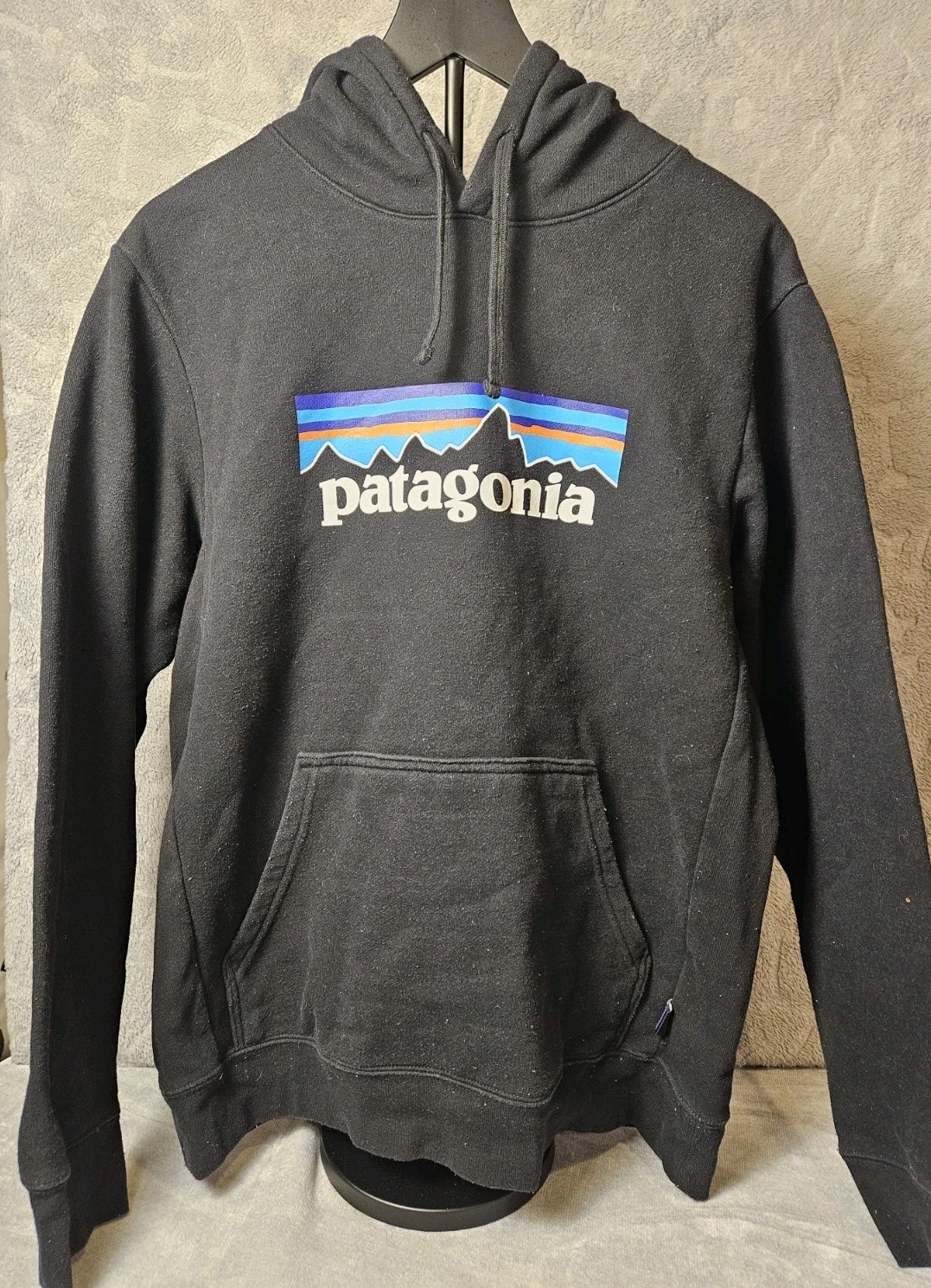 Patagonia Logo Hoodie Black Pullover Sweatshirt Womens L Mens M