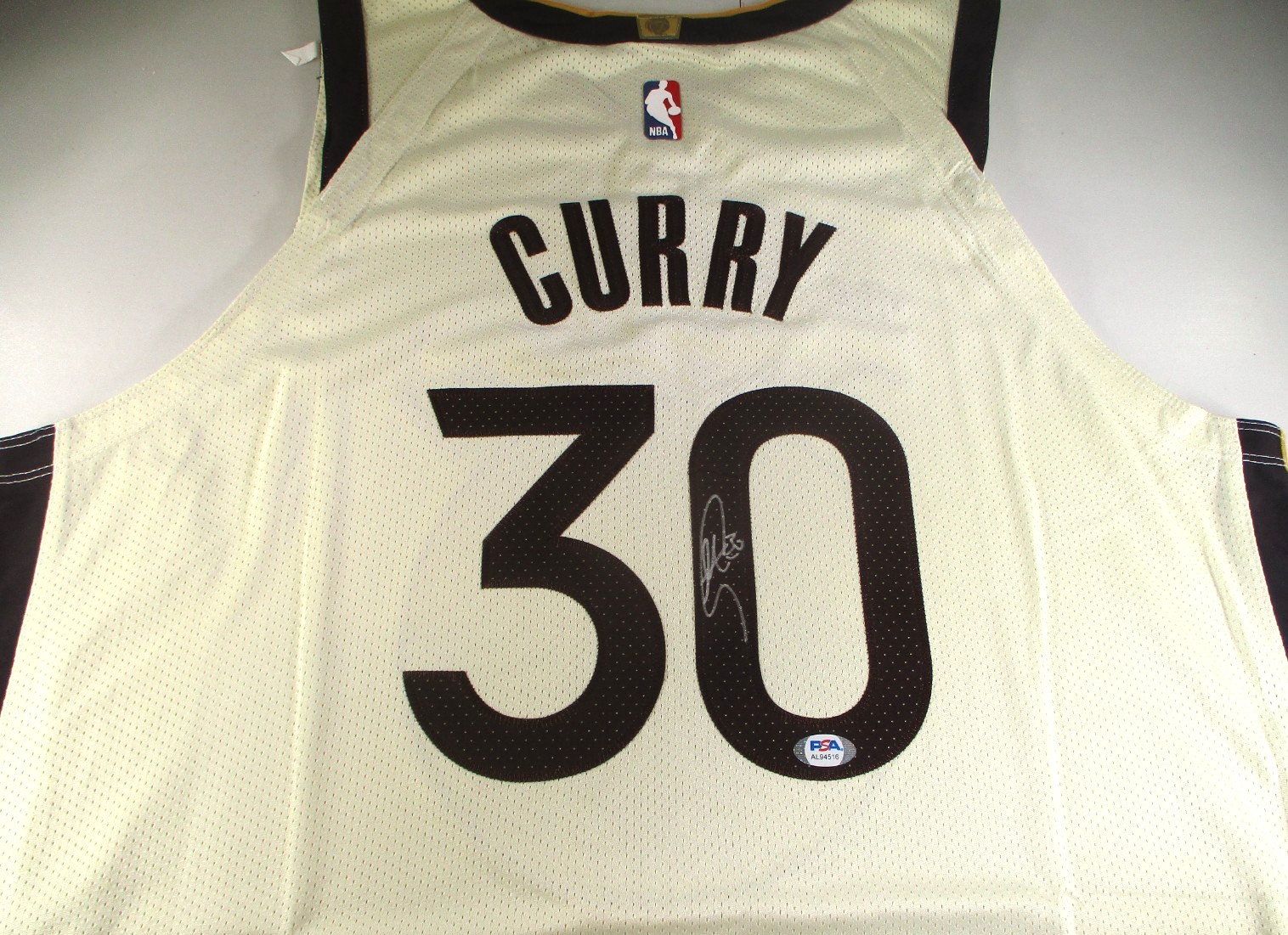 Stephen Curry / Autographed G.S Warriors \