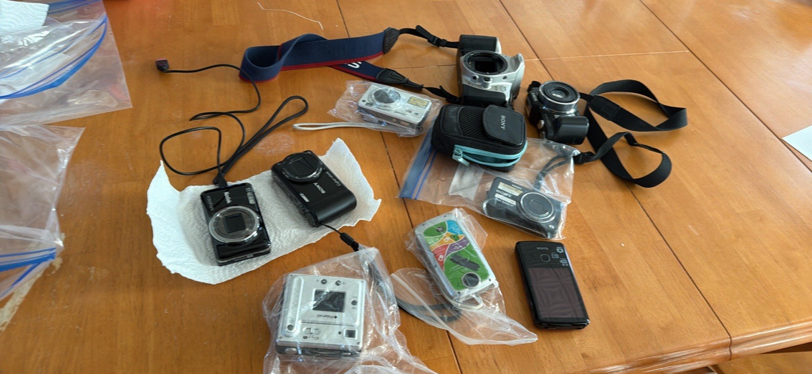 A Lot Off Cameras For Sale A Lot Off Cameras For Sale