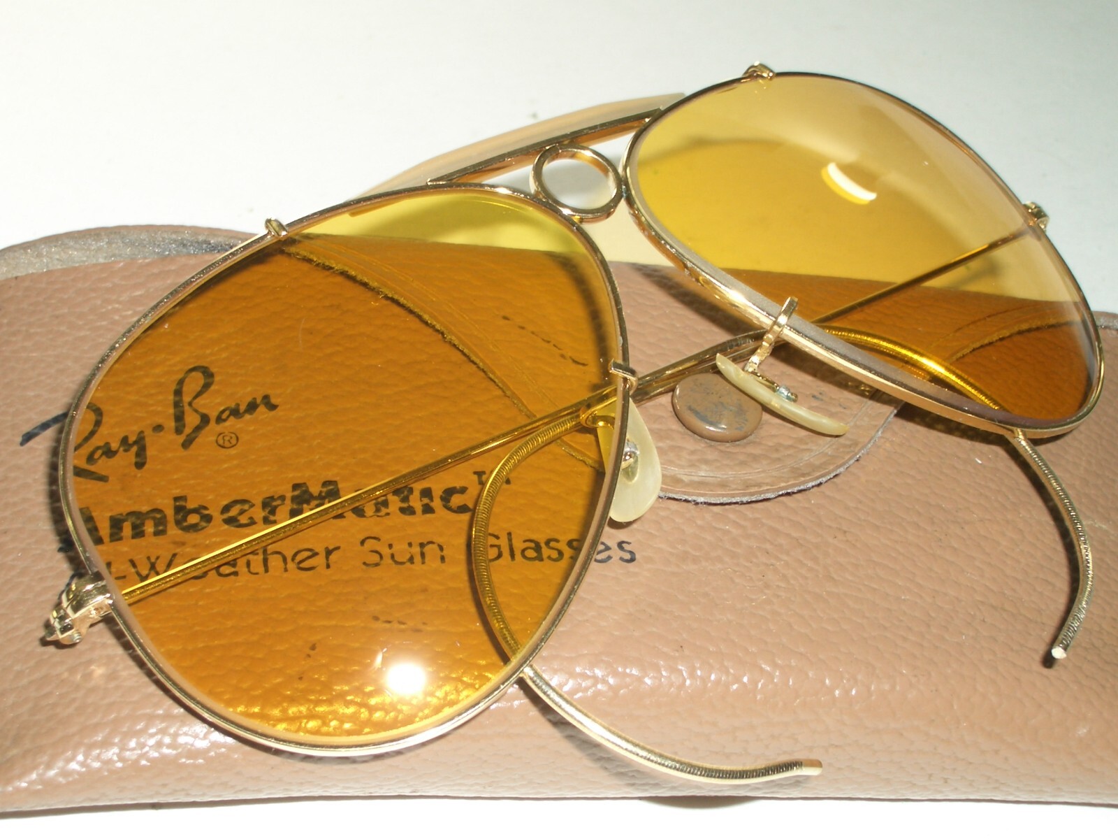 1960\'s VINTAGE BAUSCH & LOMB RAY-BAN ALL-WEATHER AMBERMATIC SHOOTER SUNGLASSES 1960\'s VINTAGE BAUSCH & LOMB RAY-BAN ALL-WEATHER AMBERMATIC SHOOTER SUNGLASSES