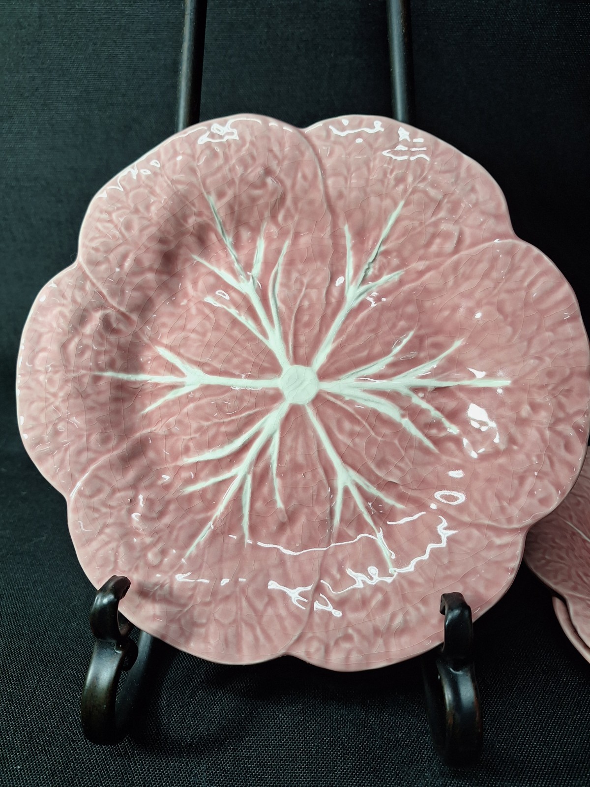 Bordallo Pinheiro Portugal Pink Cabbage Leaf Luncheon/Salad Plate 9 Bordallo Pinheiro Portugal Pink Cabbage Leaf Luncheon/Salad Plate 9