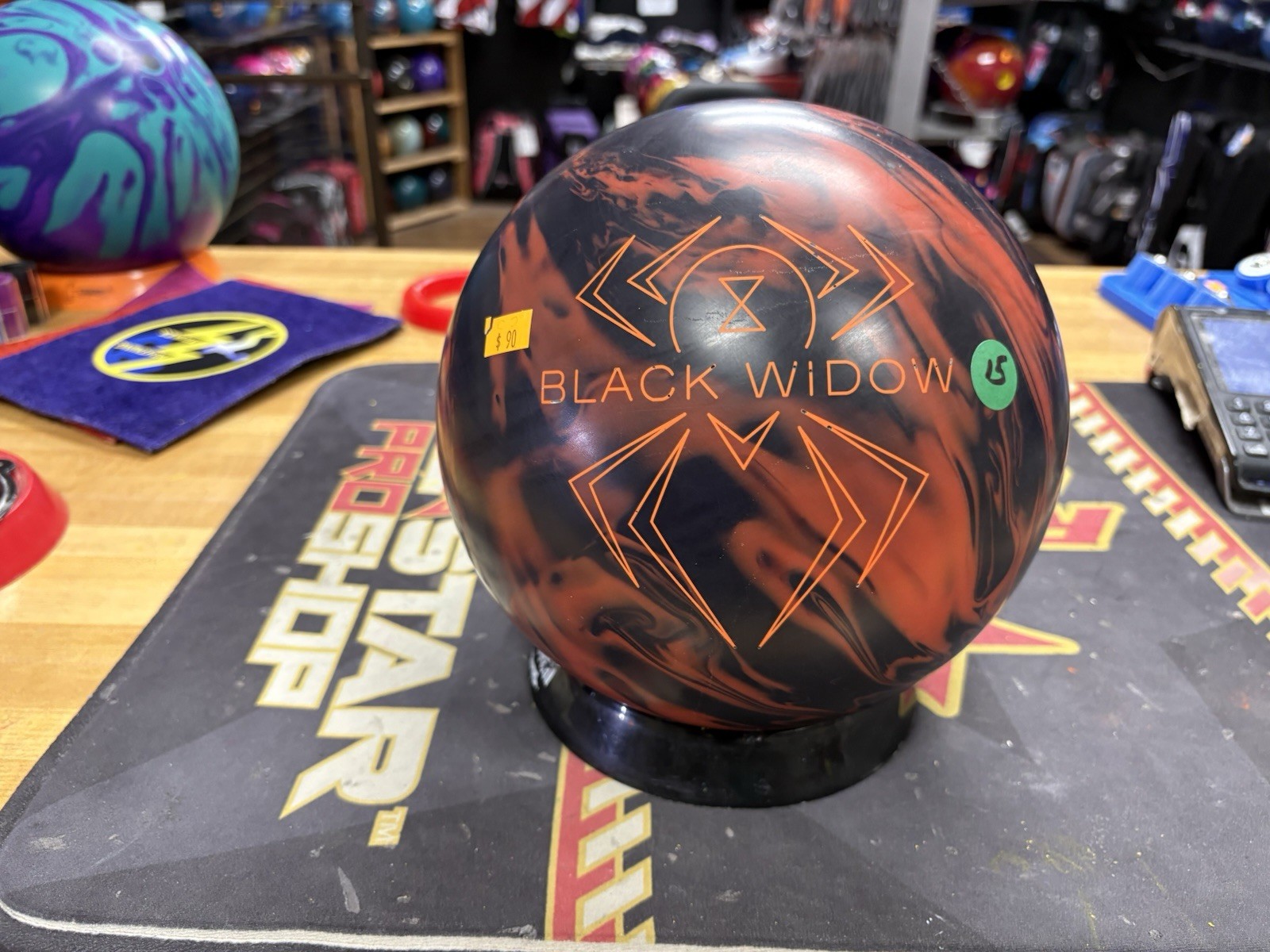 Used Hammer Black Widow 3.0 Bowling Ball 15lbs