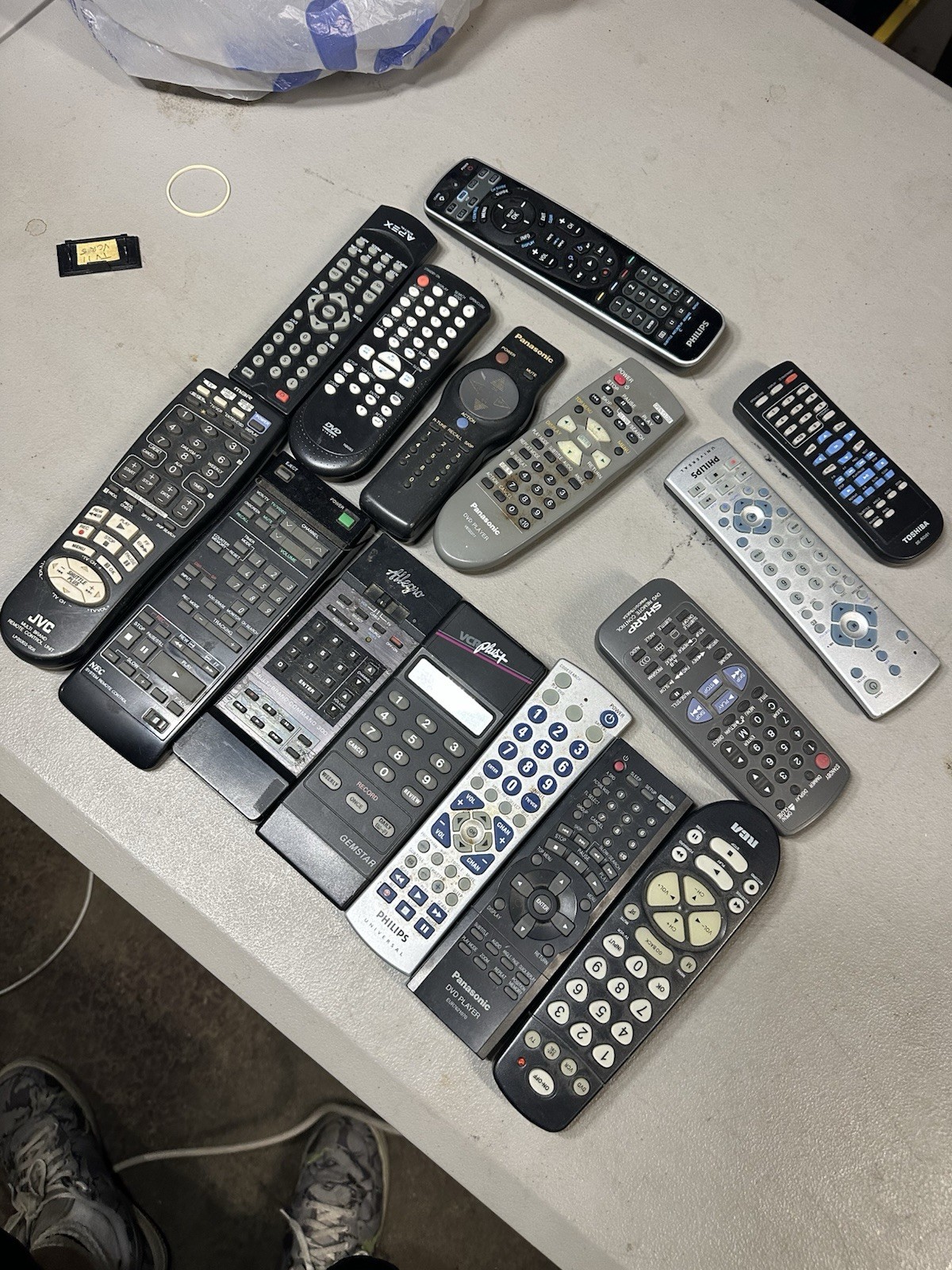 Lot of 14 Vintage TV DVD VCR Universal Remote Controls Philips Panasonic RCA