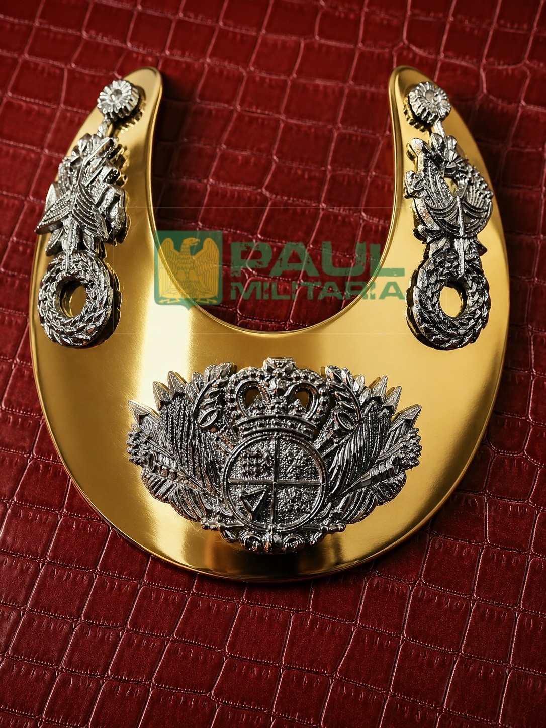 BRITISH Military Brass GORGET 1775–1776 Revolutionary War 