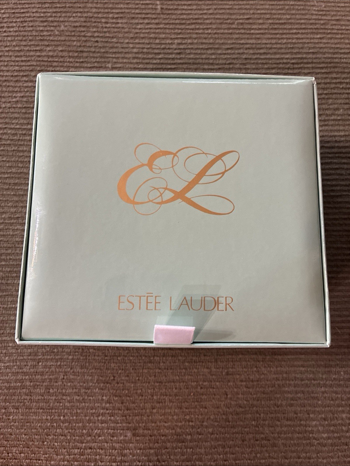 Youth Dew by Estee Lauder 7oz Perfumed Dusting Powder Sealed NOS Youth Dew by Estee Lauder 7oz Perfumed Dusting Powder Sealed NOS