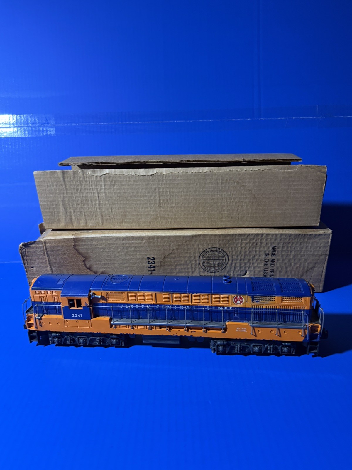 Lionel Postwar 2341 Jersey Central FM Locomotive w/Box