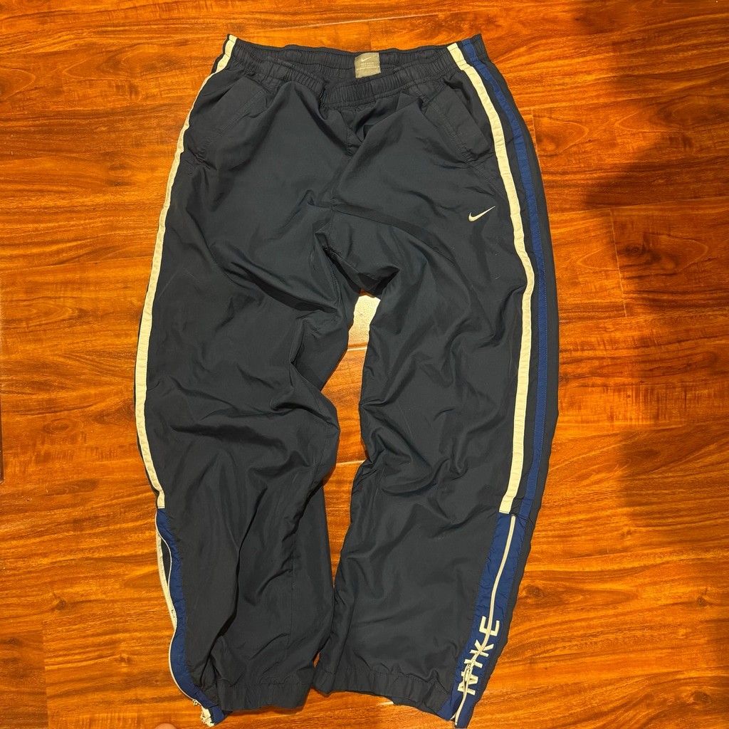 RARE VINTAGE Y2K BLUE BAGGY NIKE SWEATS RARE VINTAGE Y2K BLUE BAGGY NIKE SWEATS