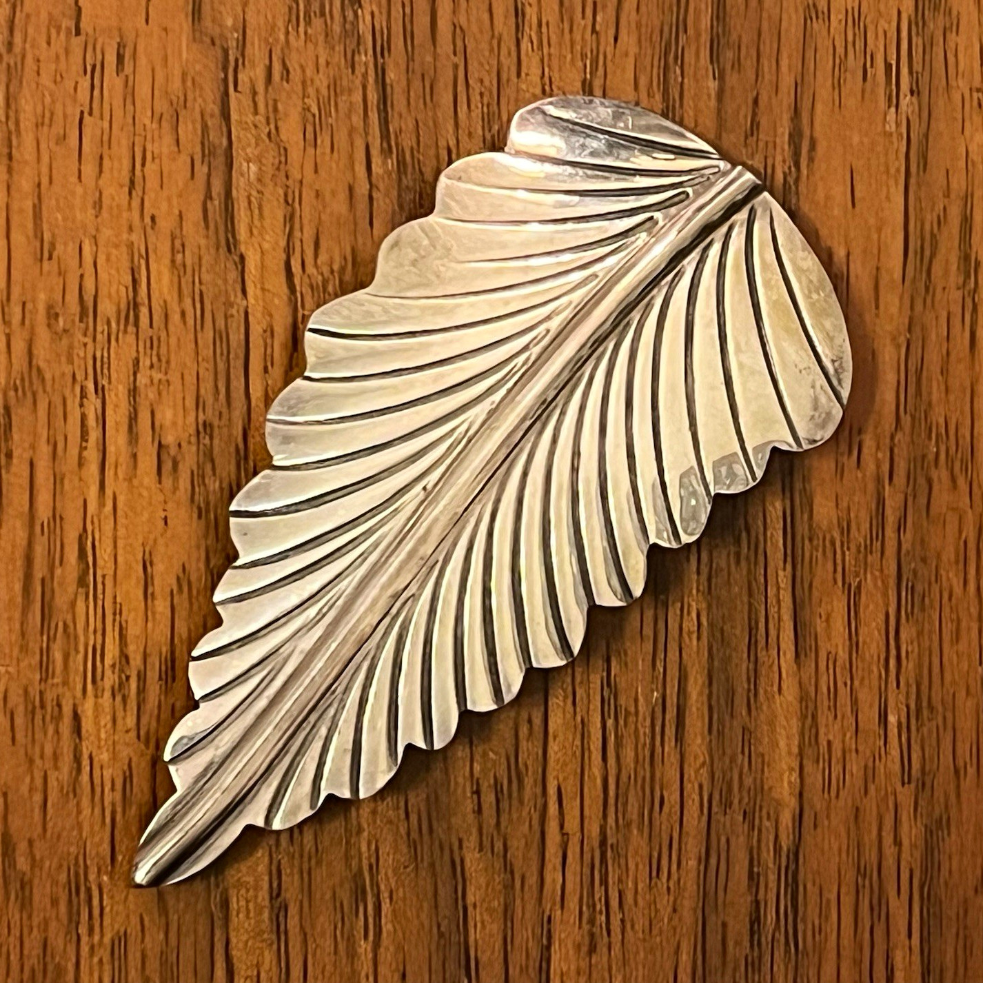 VINTAGE J. Smith Sterling Silver LEAF BROOCH/PIN/PENDANT 2 3/8\ VINTAGE J. Smith Sterling Silver LEAF BROOCH/PIN/PENDANT 2 3/8\