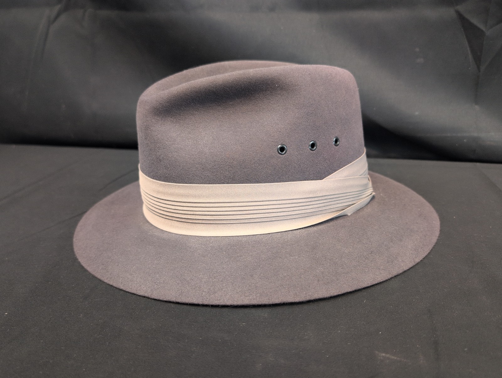 VTG Beaver Hat Major 100% Genuine Fur Felt Gray Fedora Made USA Size 7 1/2 VTG Beaver Hat Major 100% Genuine Fur Felt Gray Fedora Made USA Size 7 1/2