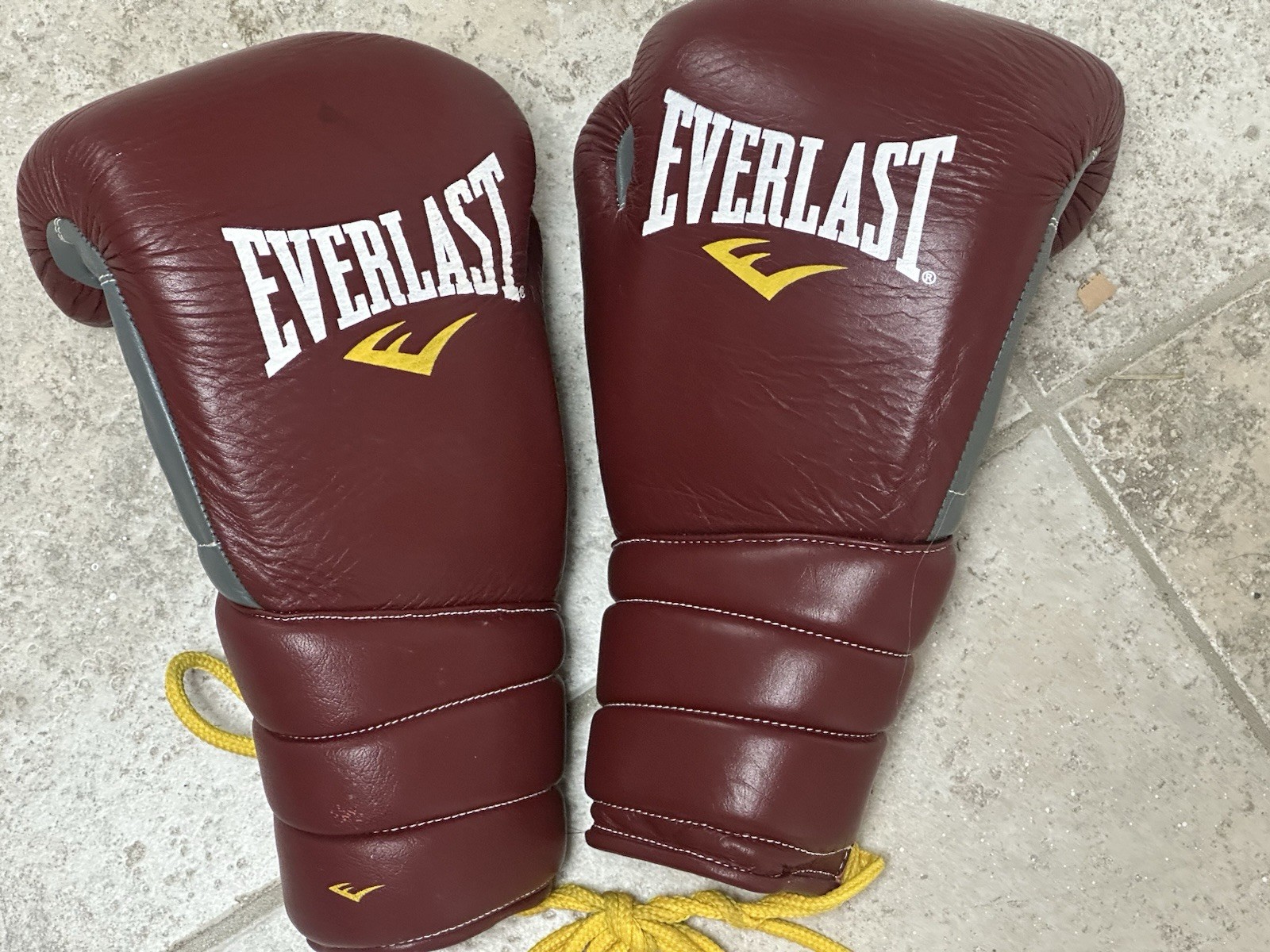 Everlast Protex Lace-Up Leather Boxing Gloves 8oz – Original Pro Model