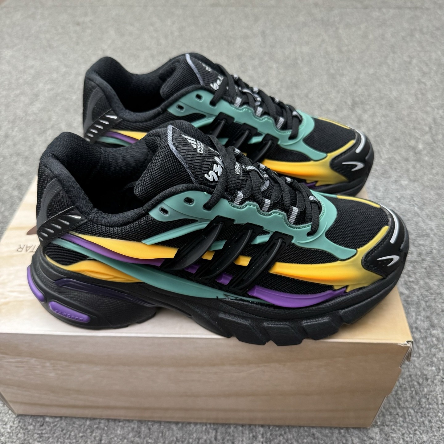 KJ5768 Pharrell x @didas Adistar Jellyfish Green Black Men's Shoes Size 4-13