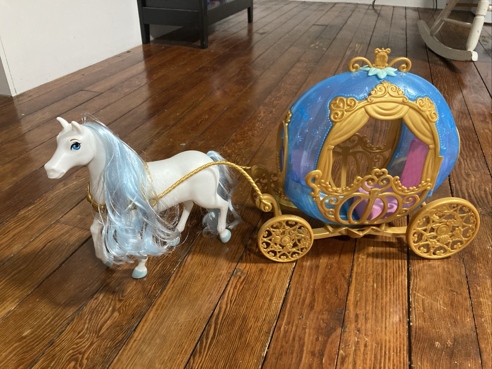 Disney Princess Cinderella’s  Rolling Carriage with Horse 2023 Mattel
