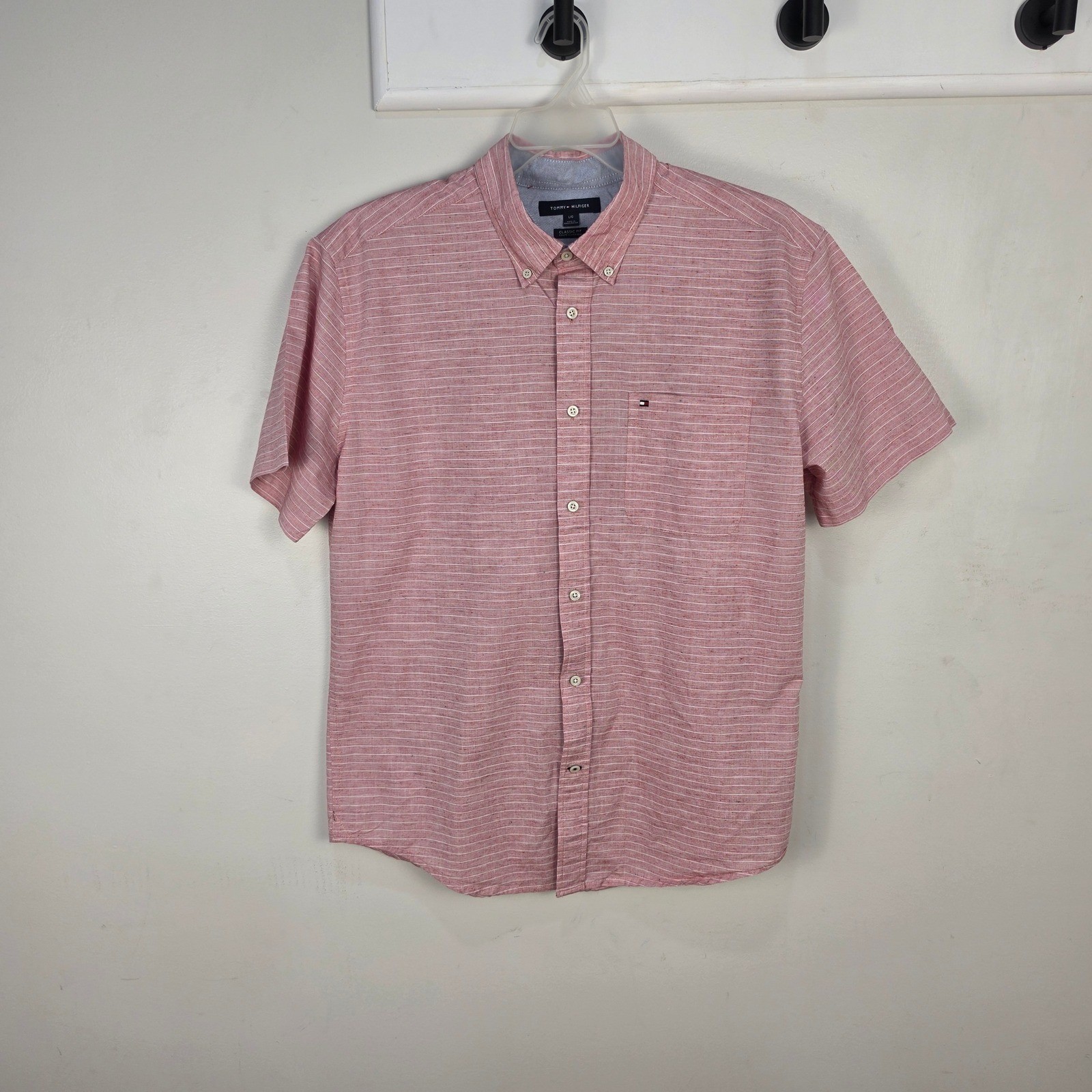 Tommy Hilfiger Mens Classic Fit Short Sleeve Button Down Shirt Red White Stripe Tommy Hilfiger Mens Classic Fit Short Sleeve Button Down Shirt Red White Stripe