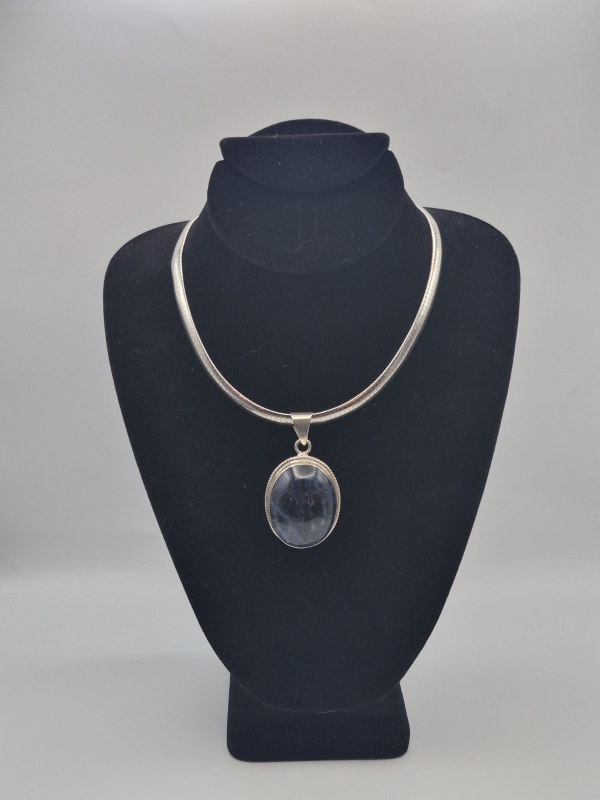 Vintage Sodalite Silver Pendant And Silver 16\ Vintage Sodalite Silver Pendant And Silver 16\