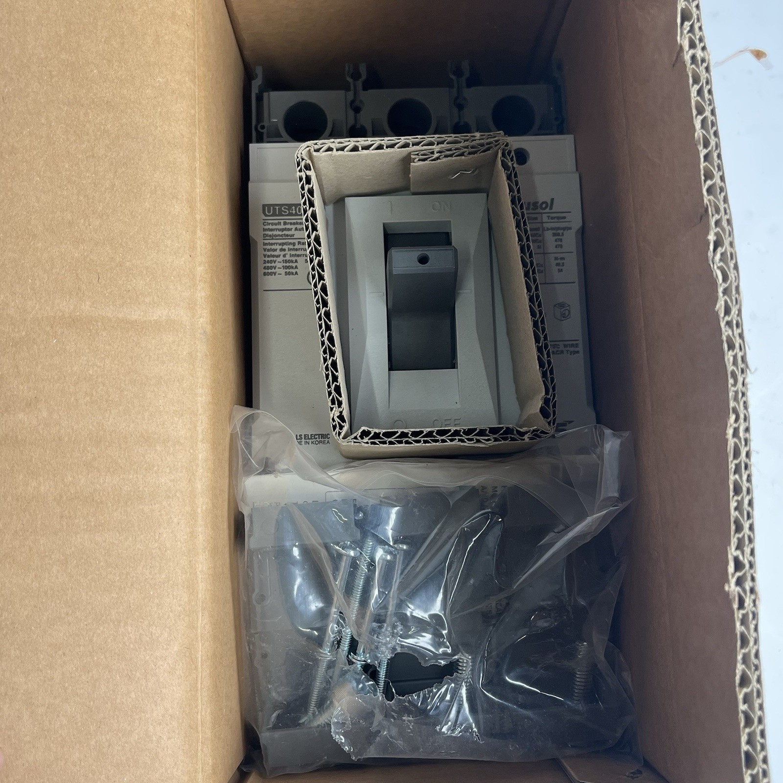 LS Electric UTS400L Molded Case Circuit Breaker 400A 3P 600V ETS33 LSI LO New