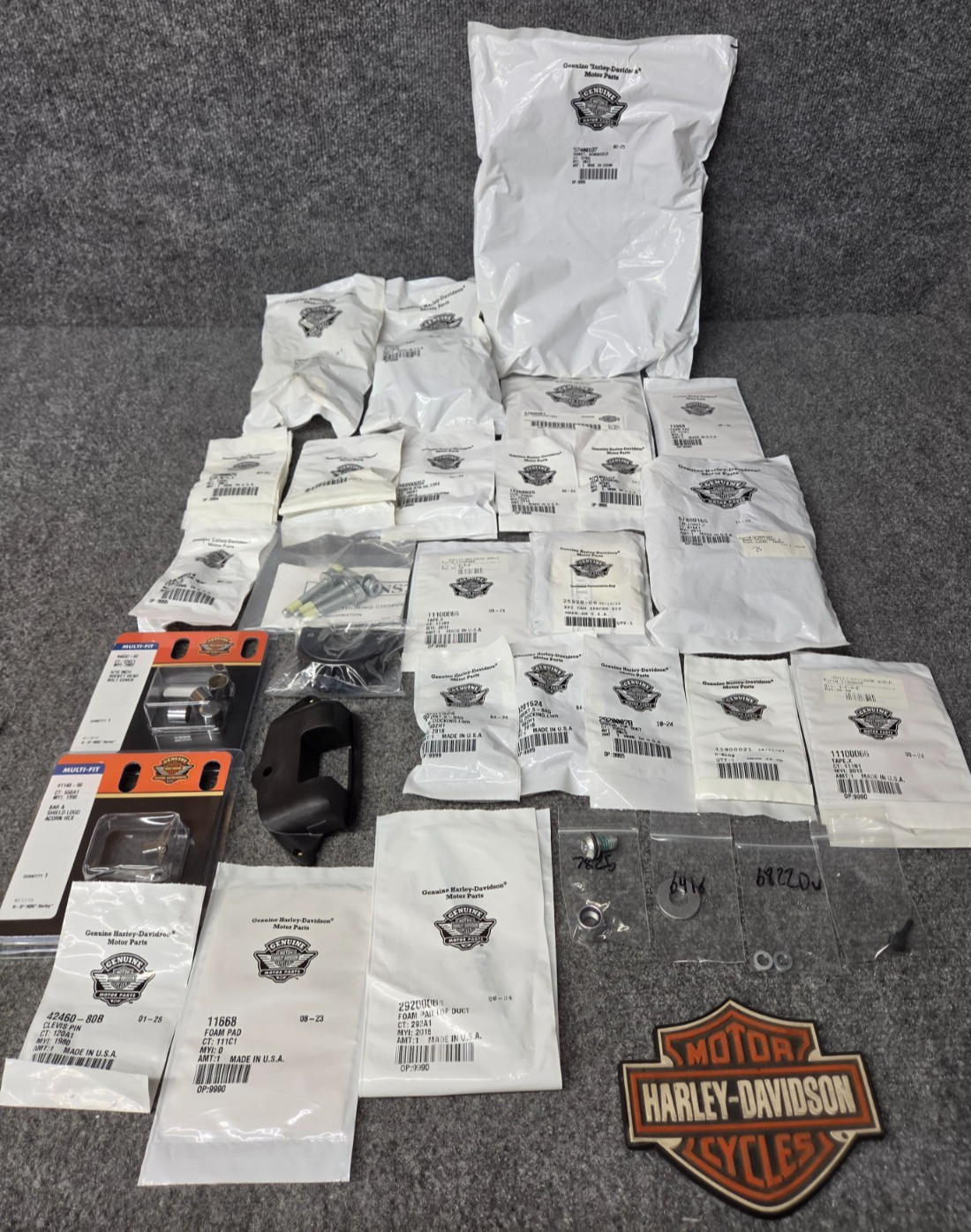OEM HARLEY-DAVIDSON RANDOM PARTS **SELLING THE WHOLE LOT** OEM HARLEY-DAVIDSON RANDOM PARTS **SELLING THE WHOLE LOT**