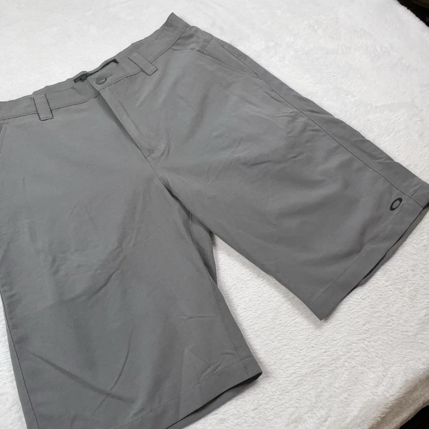 Oakley Chino Shorts Men 34 Gray Polyester Spandex Microfiber Pockets 11in
