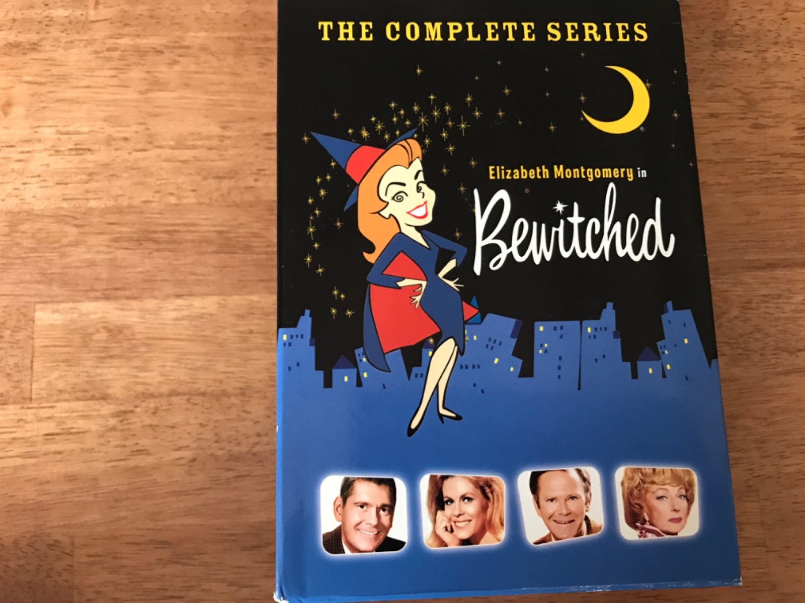 Bewitched: Complete Series Collection (DVD 33-Disc Set) Bewitched: Complete Series Collection (DVD 33-Disc Set)