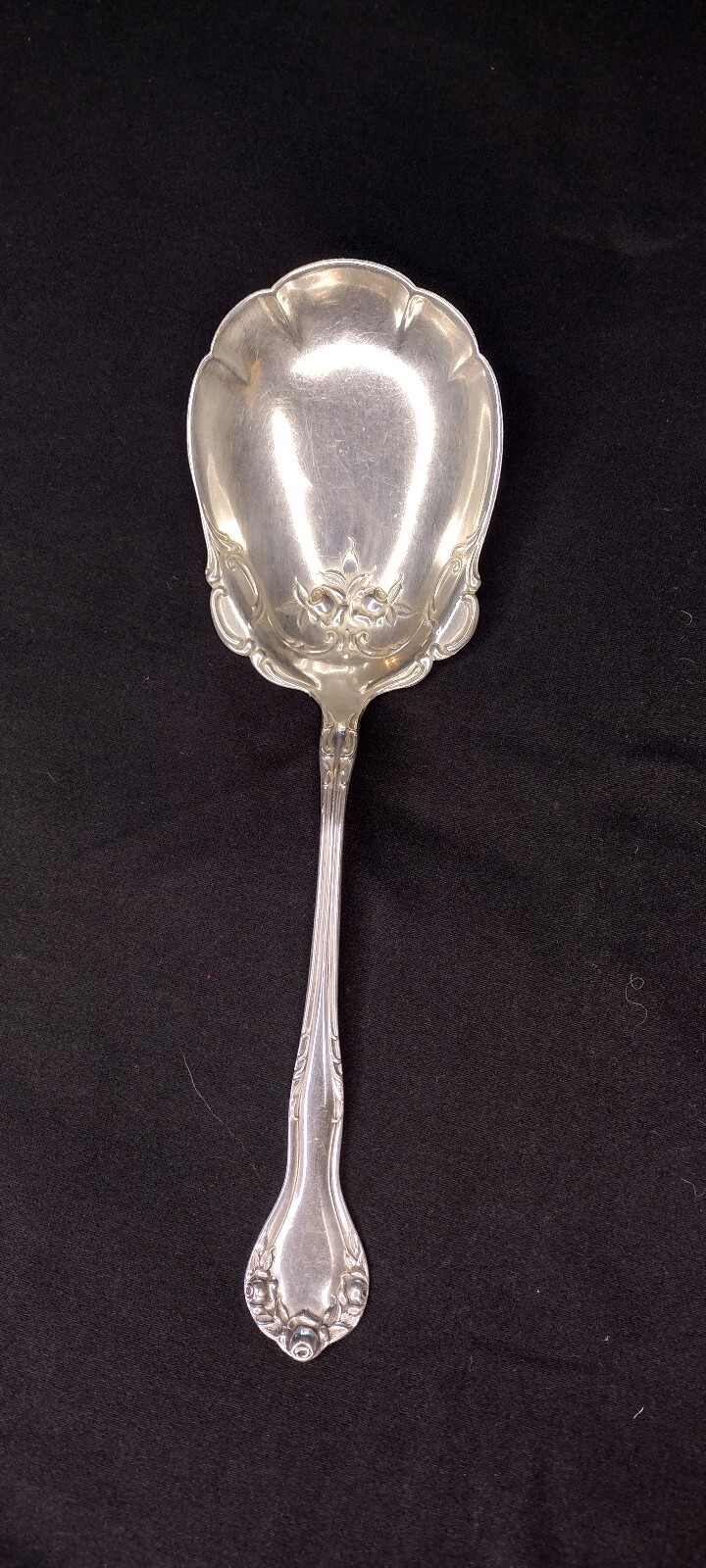Tudor by Lunt Sterling Silver Berry/Casserole Spoon 8-3/8\