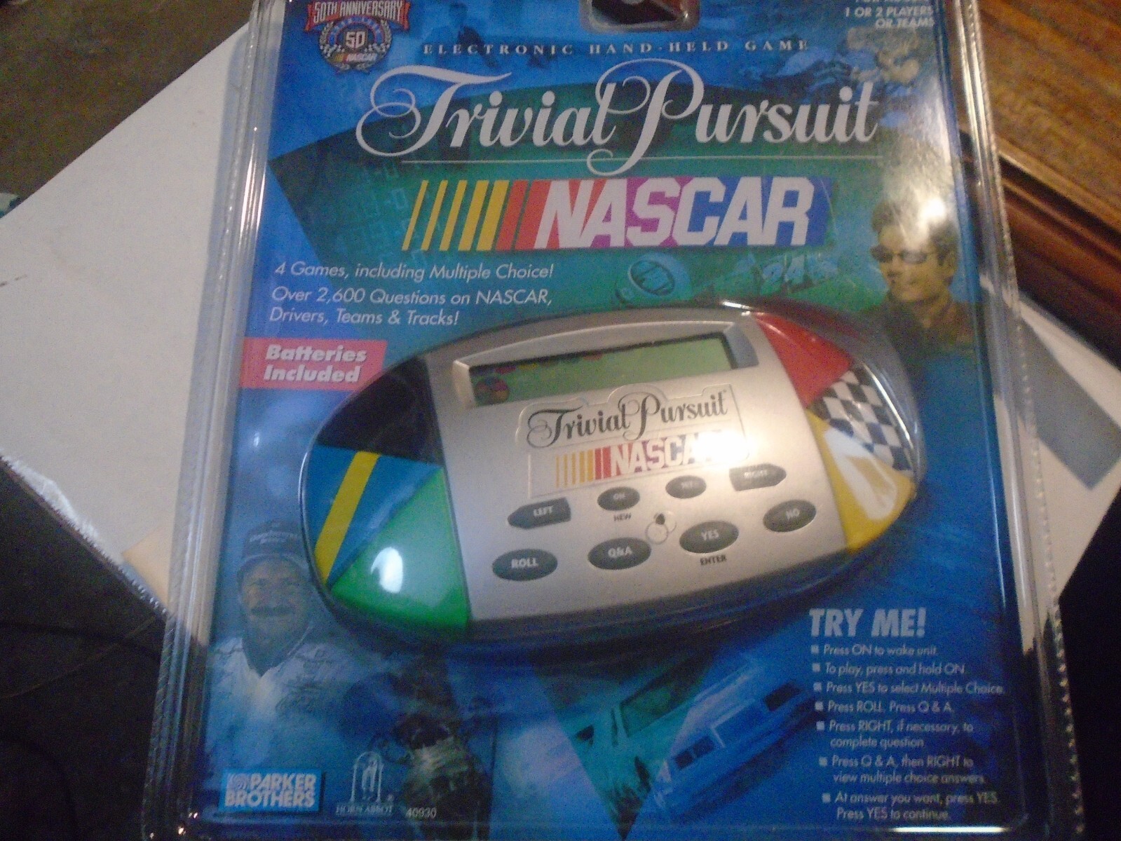 PARKER BROTHERS NASCAR TRIVIAL PURSUIT ELECTRONIC HAND-HELD GAME 2600 QUESTIONS