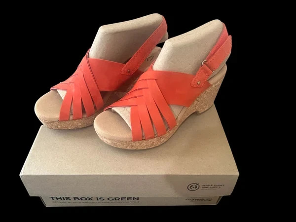 Clarks Collection Womens Strappy Platform Wedge Sandals Coral Size 6 NEW