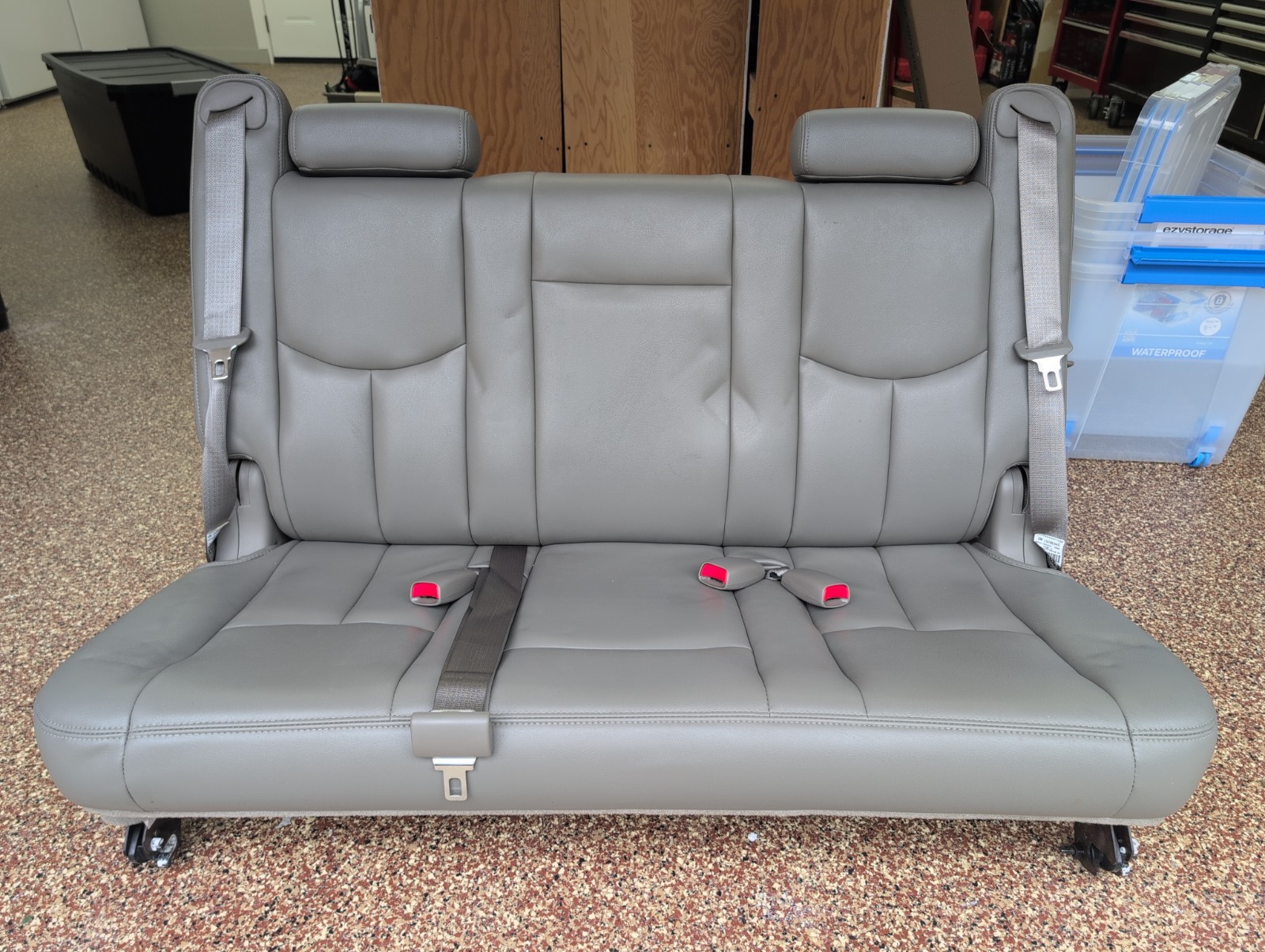 2001-2006 Chevrolet Suburban 2500 Yukon XL OEM 3rd Row Seat - Gray
