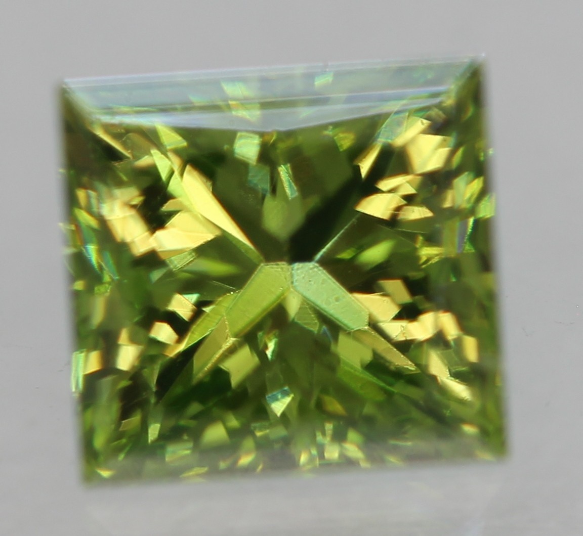 Cert 0.50 Carat Vivid Green VVS1 Princess Natural Enhanced Diamond 4.27x4.03mm