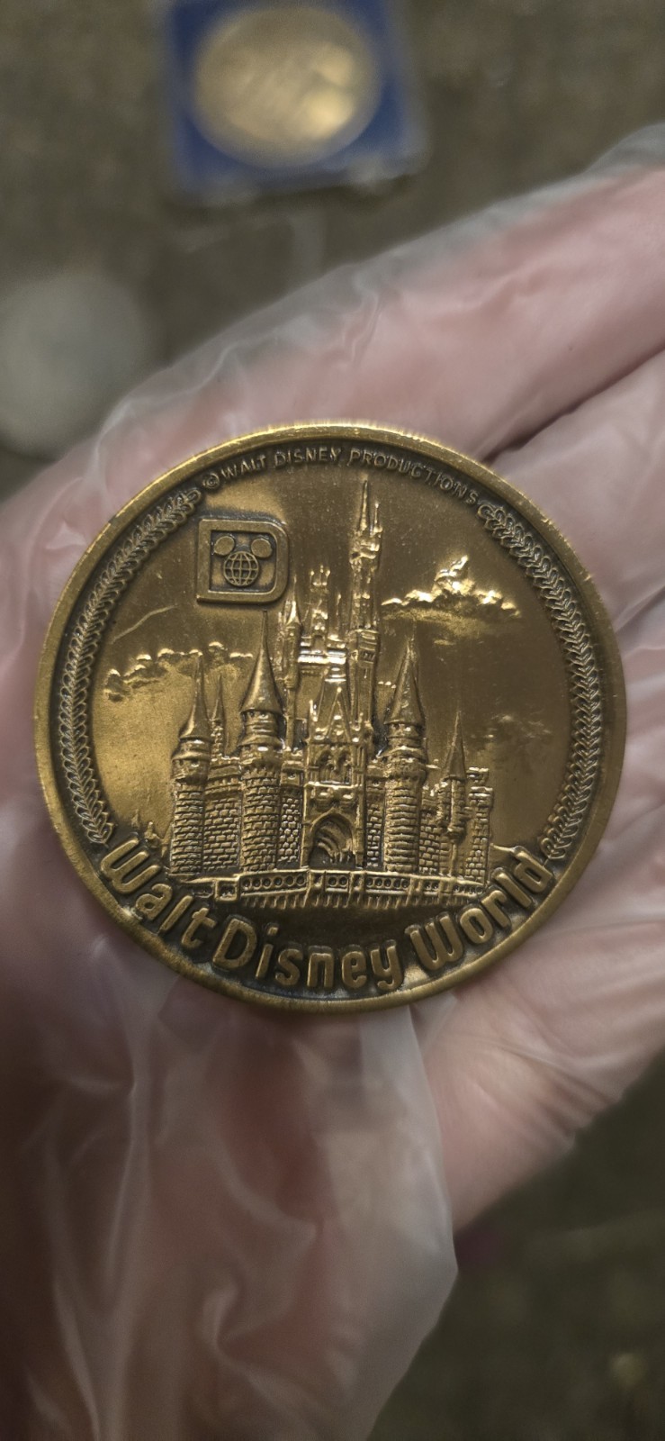 Vintage 1970’s Walt Disney World Magic Kingdom Collector Coin Bronze No Case Vintage 1970’s Walt Disney World Magic Kingdom Collector Coin Bronze No Case