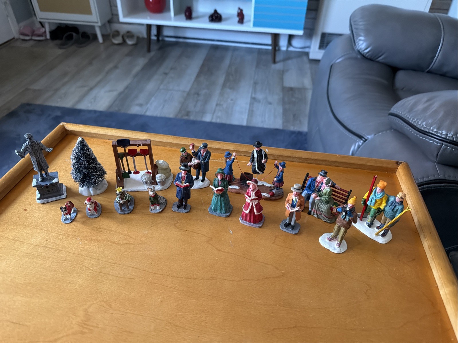 Lemax Christmas Village Figurines Lot Vintage Caddington Vail Village. Lot of 16