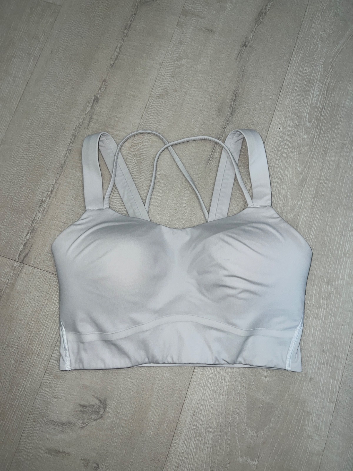 Lululemon Like a Cloud Longline Sports Bra D/DD Support in White Size 8 Lululemon Like a Cloud Longline Sports Bra D/DD Support in White Size 8