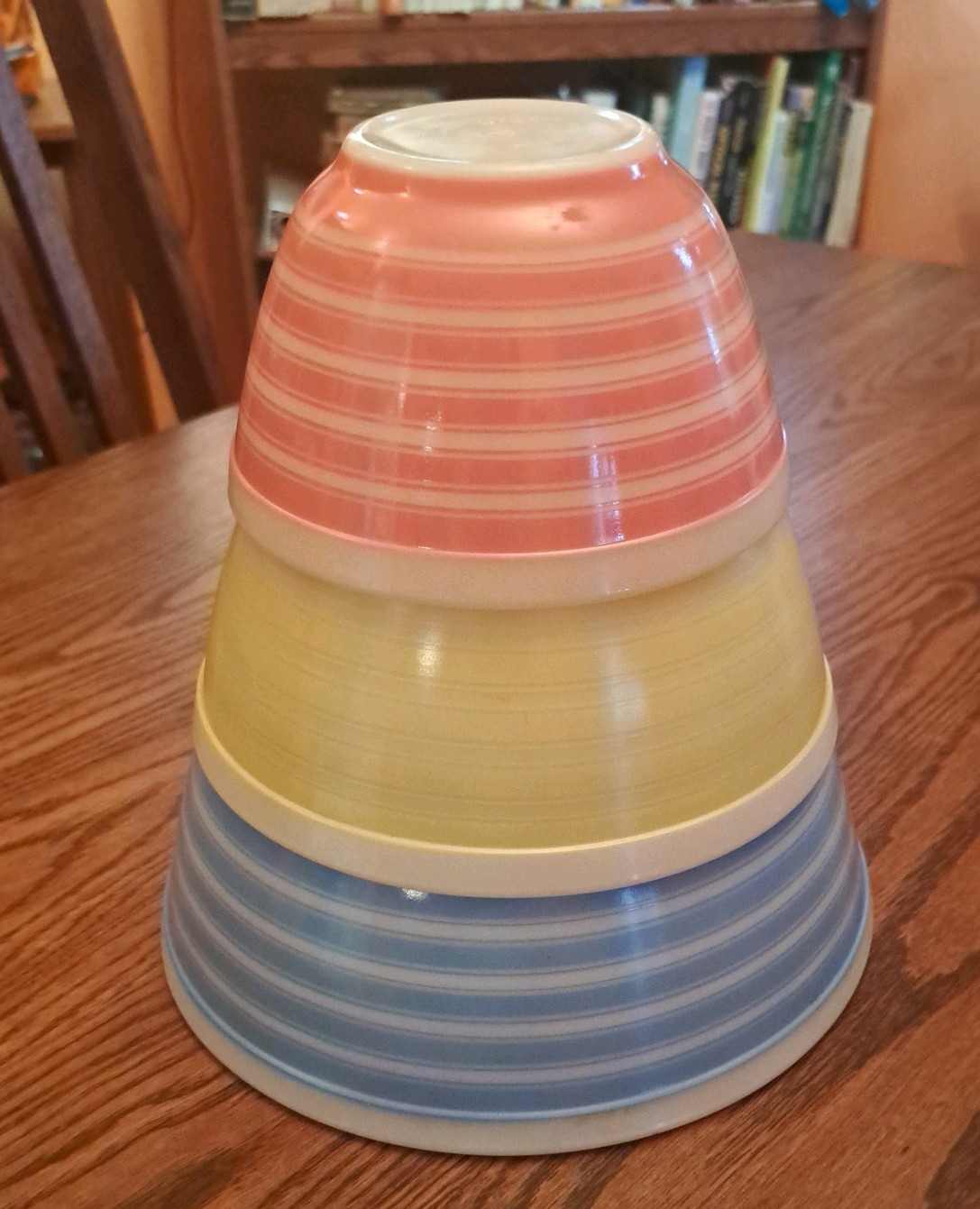 Vintage Pyrex RAINBOW STRIPE Nesting Mixing Bowls 3 PC (401, 402 & 403) Vintage Pyrex RAINBOW STRIPE Nesting Mixing Bowls 3 PC (401, 402 & 403)