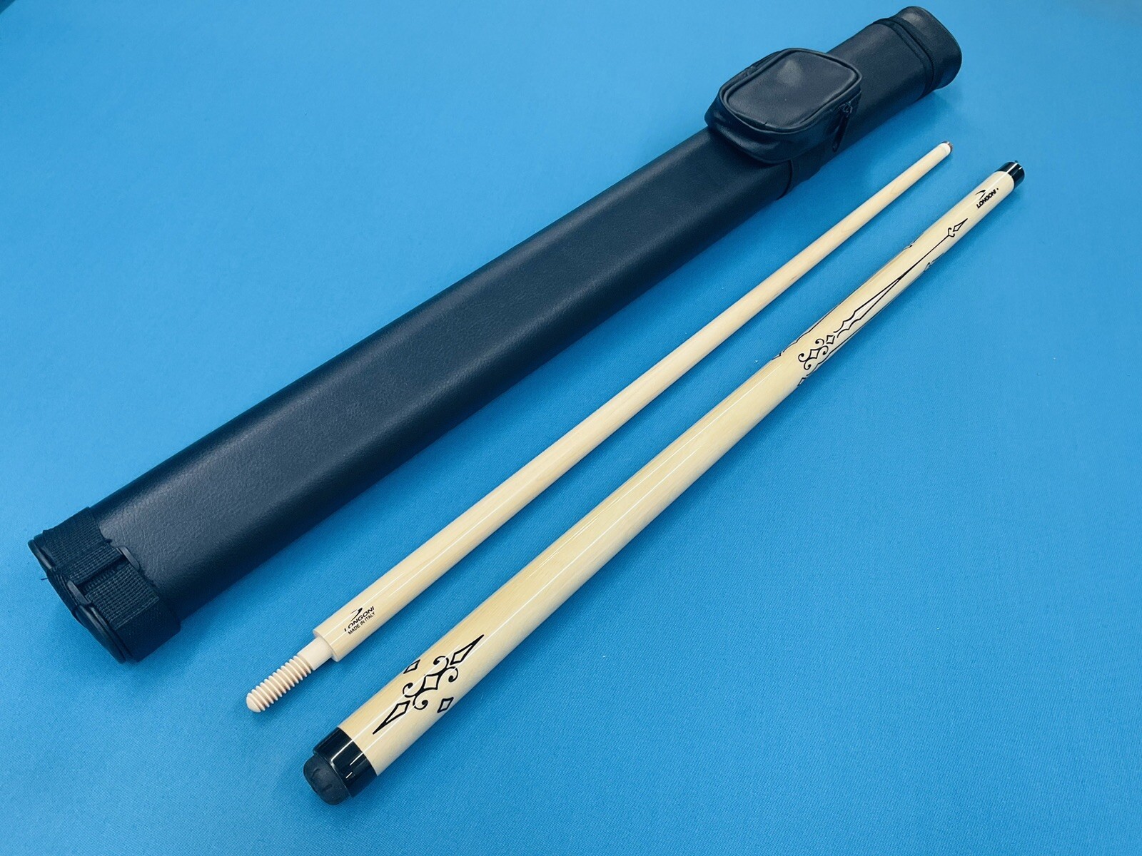 LONGONI CAROM CUE NATURAL  TO PLAY 3 CUSHION BILLIARDS WITH CASE