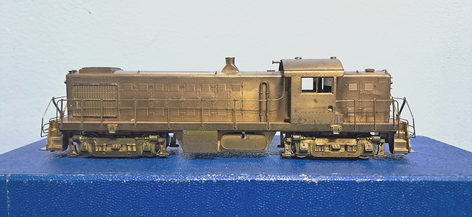 HO ALCO Models BRASS RS-1 DC POWERED NO LIGHTS COMES WITH BOX USED HO ALCO Models BRASS RS-1 DC POWERED NO LIGHTS COMES WITH BOX USED