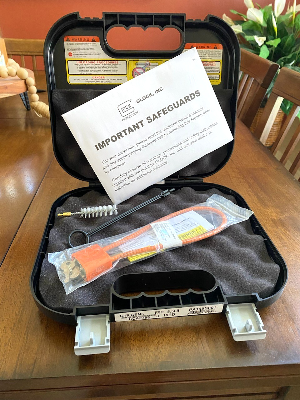 SALE**Glock Factory OEM Hard Pistol Case,Manuel,Lock,Clean Rod&Brush,All models