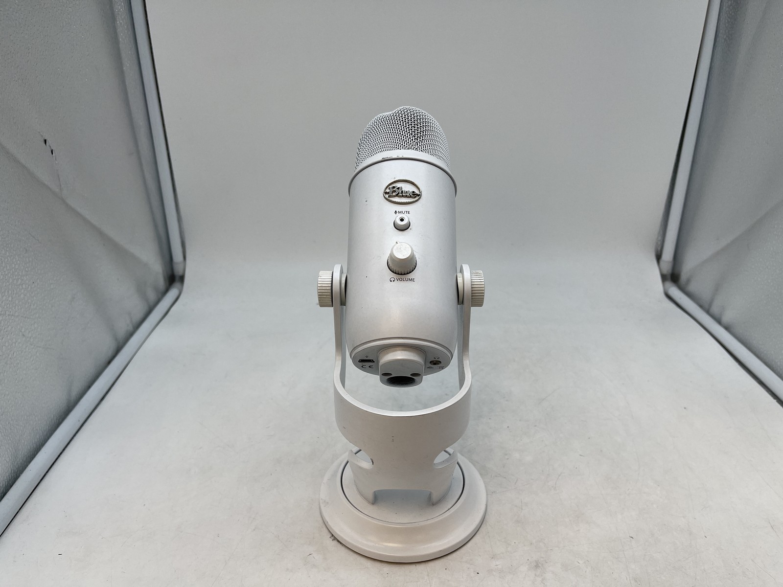 Blue Yeti USB Condenser Microphone White, Mute, Gain, Volume, Free S/H